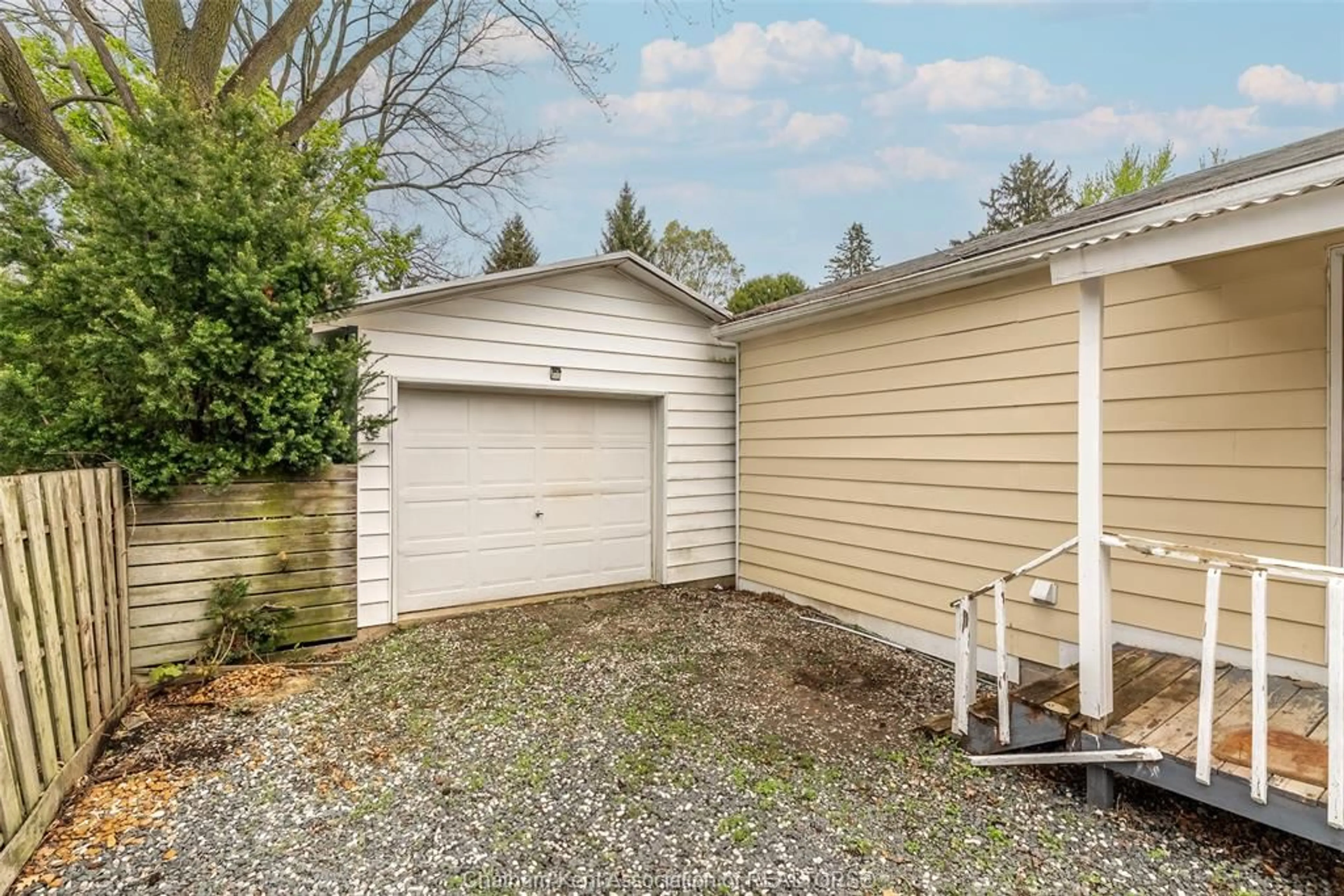 Shed for 157 STANLEY Ave, Chatham Ontario N7M 3J8