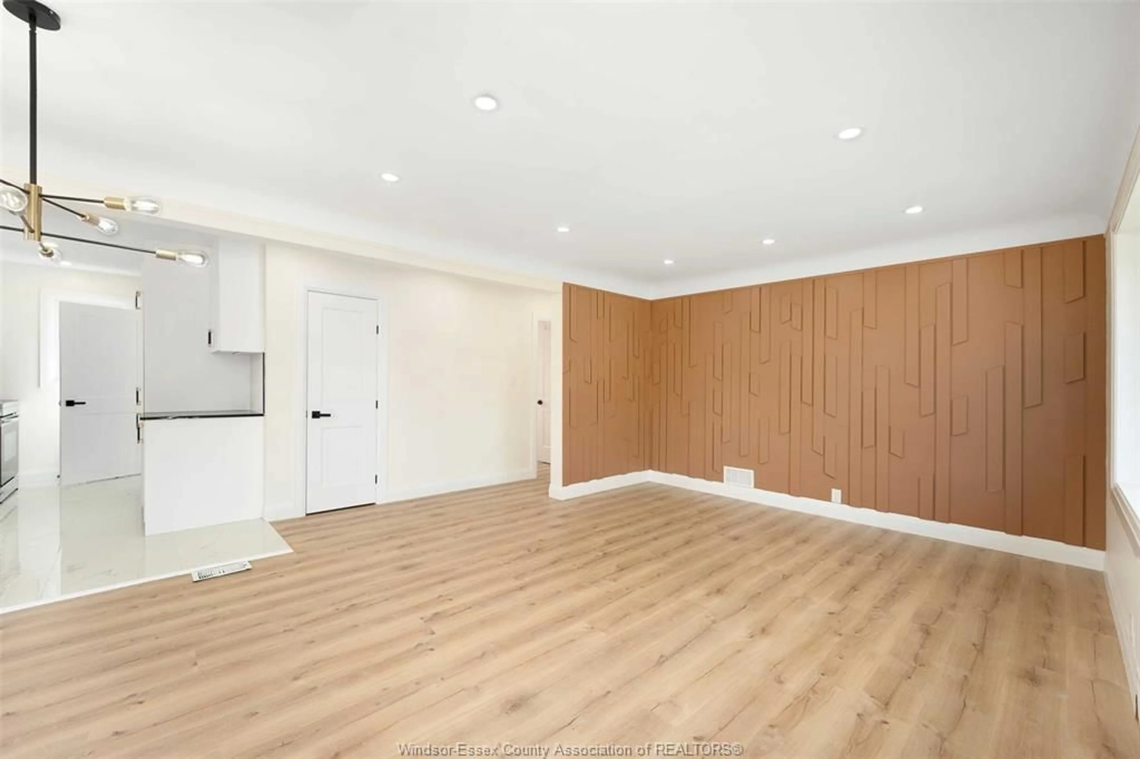 A pic of a room for 3521 DOMINION Blvd, Windsor Ontario N9E 2P1