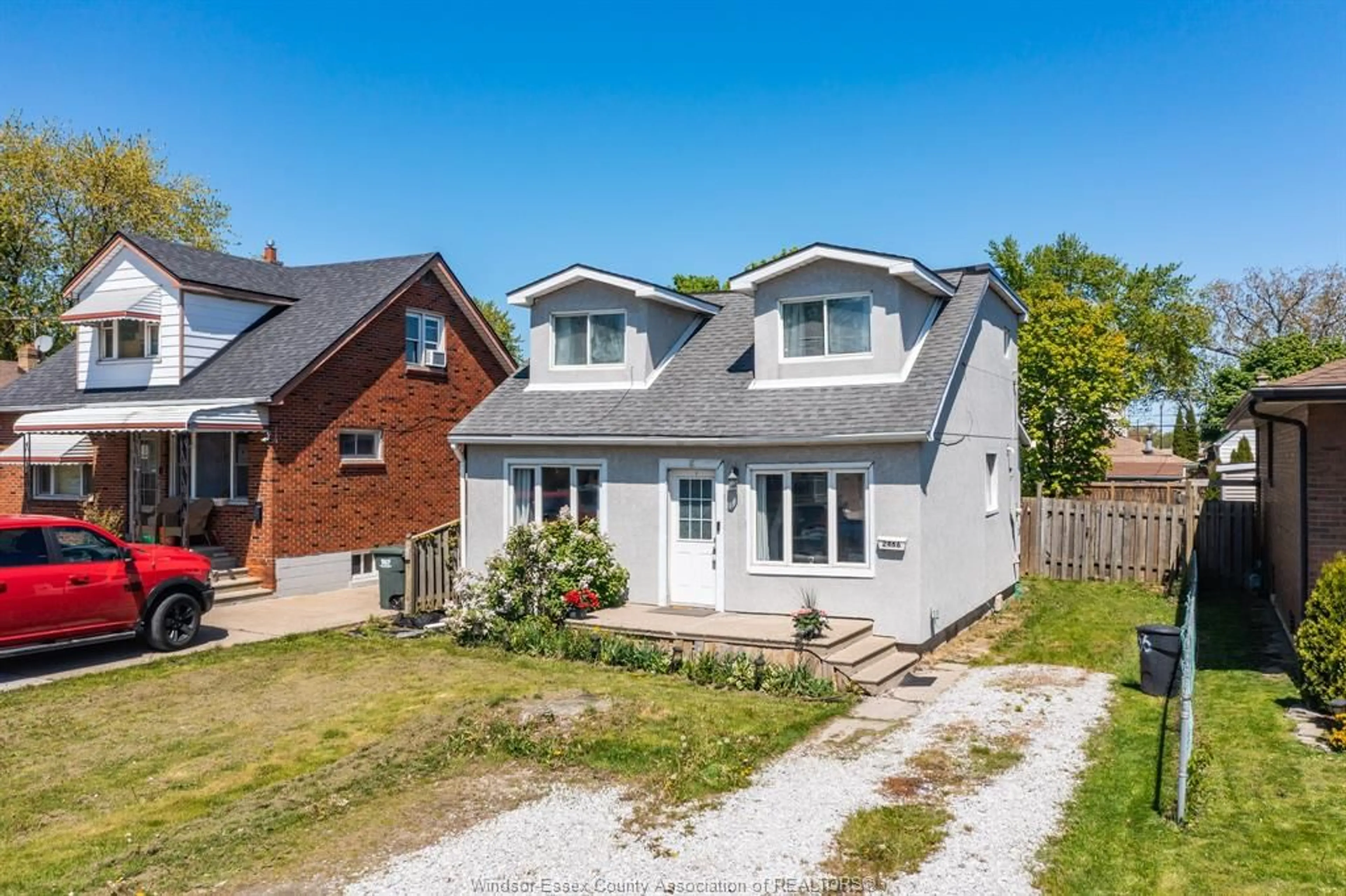 A pic from outside/outdoor area/front of a property/back of a property/a pic from drone, street for 2466 MEIGHEN Rd, Windsor Ontario N8W 4C1