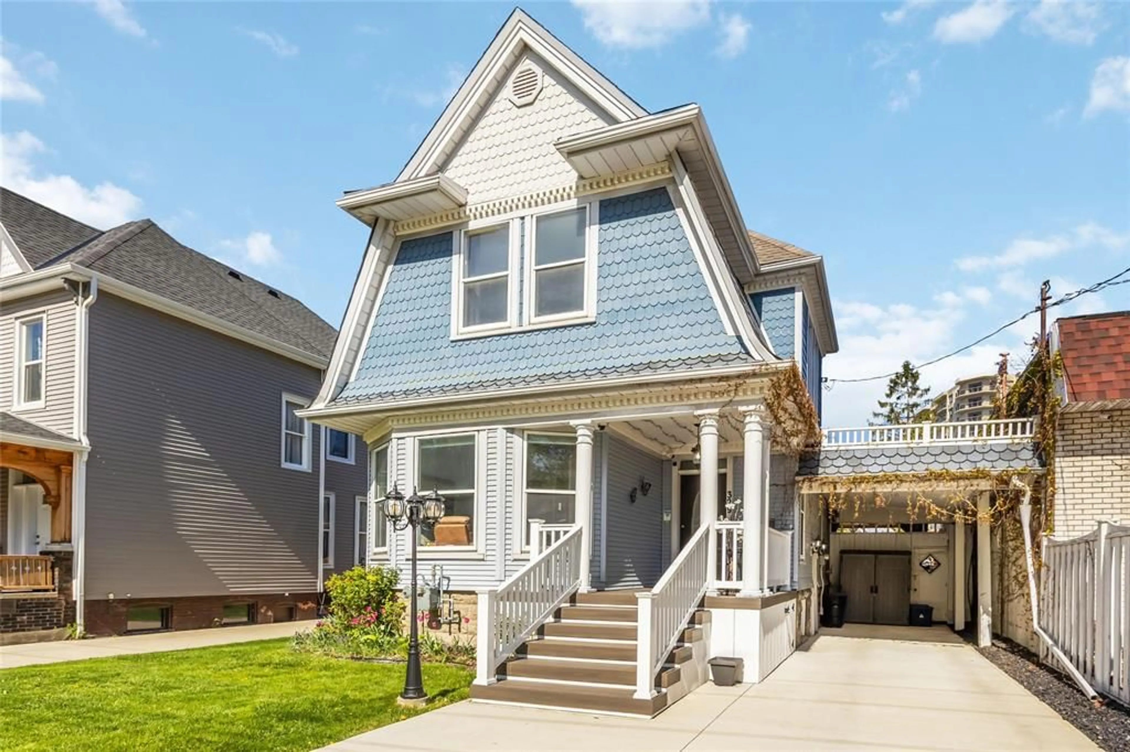 Home with vinyl exterior material, street for 329 VIDAL St, Sarnia Ontario N7T 5Y7