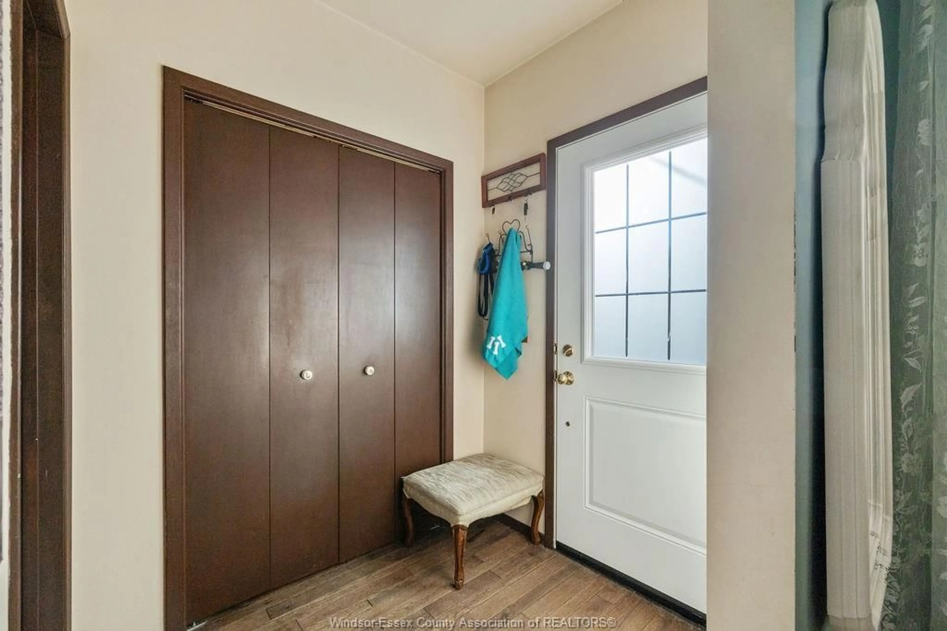 Indoor entryway for 361 CHARRON BEACH Rd, Lakeshore Ontario N0R 1A0