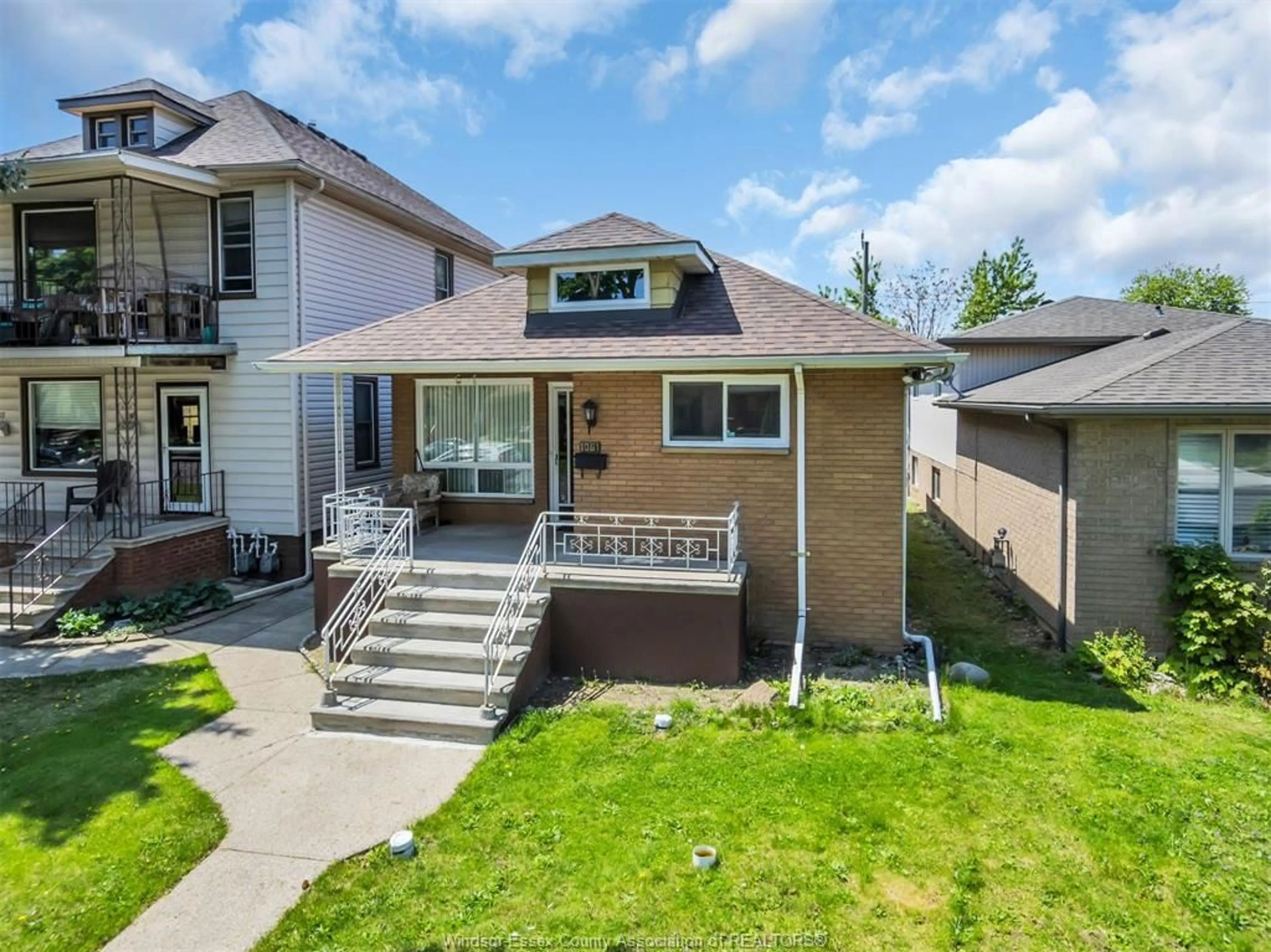 Unknown for 1061 HOWARD, Windsor Ontario N9A 1S6