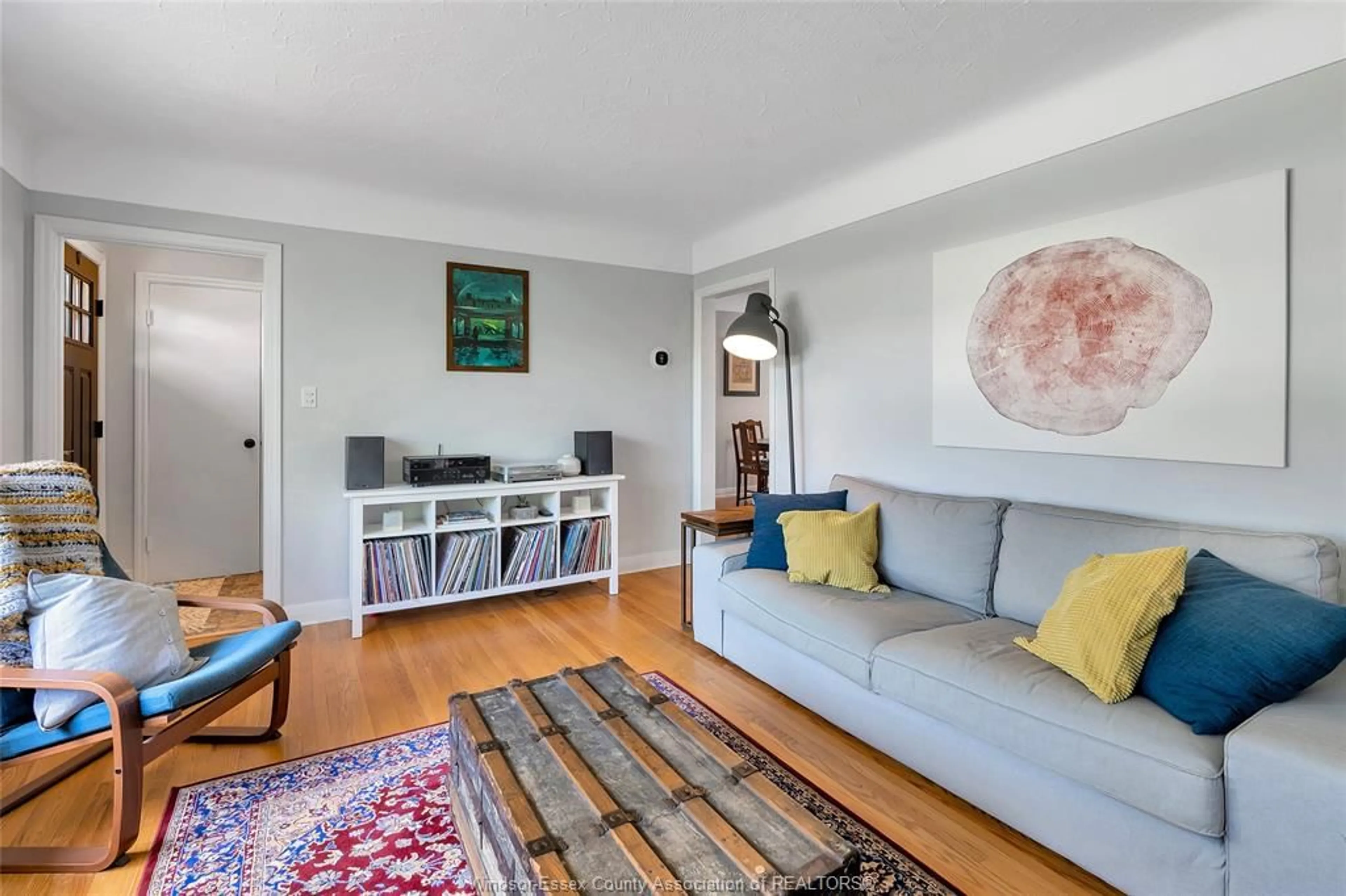 Living room with furniture, unknown for 26 Dolsen Rd, Chatham Ontario N7M 5C9