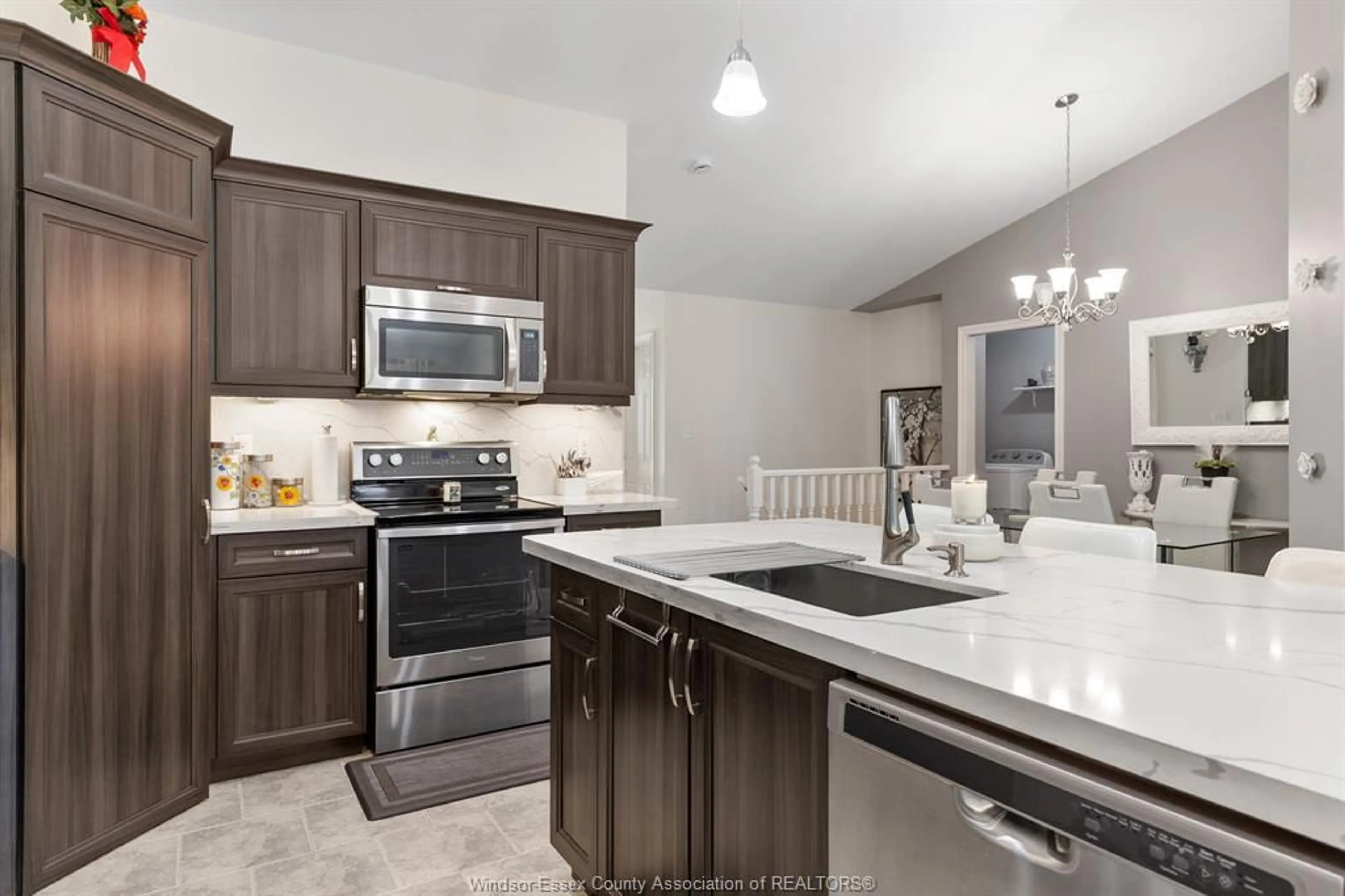Open concept kitchen, ceramic/tile floor for 2521 TIVOLI, Windsor Ontario N8P 0B3