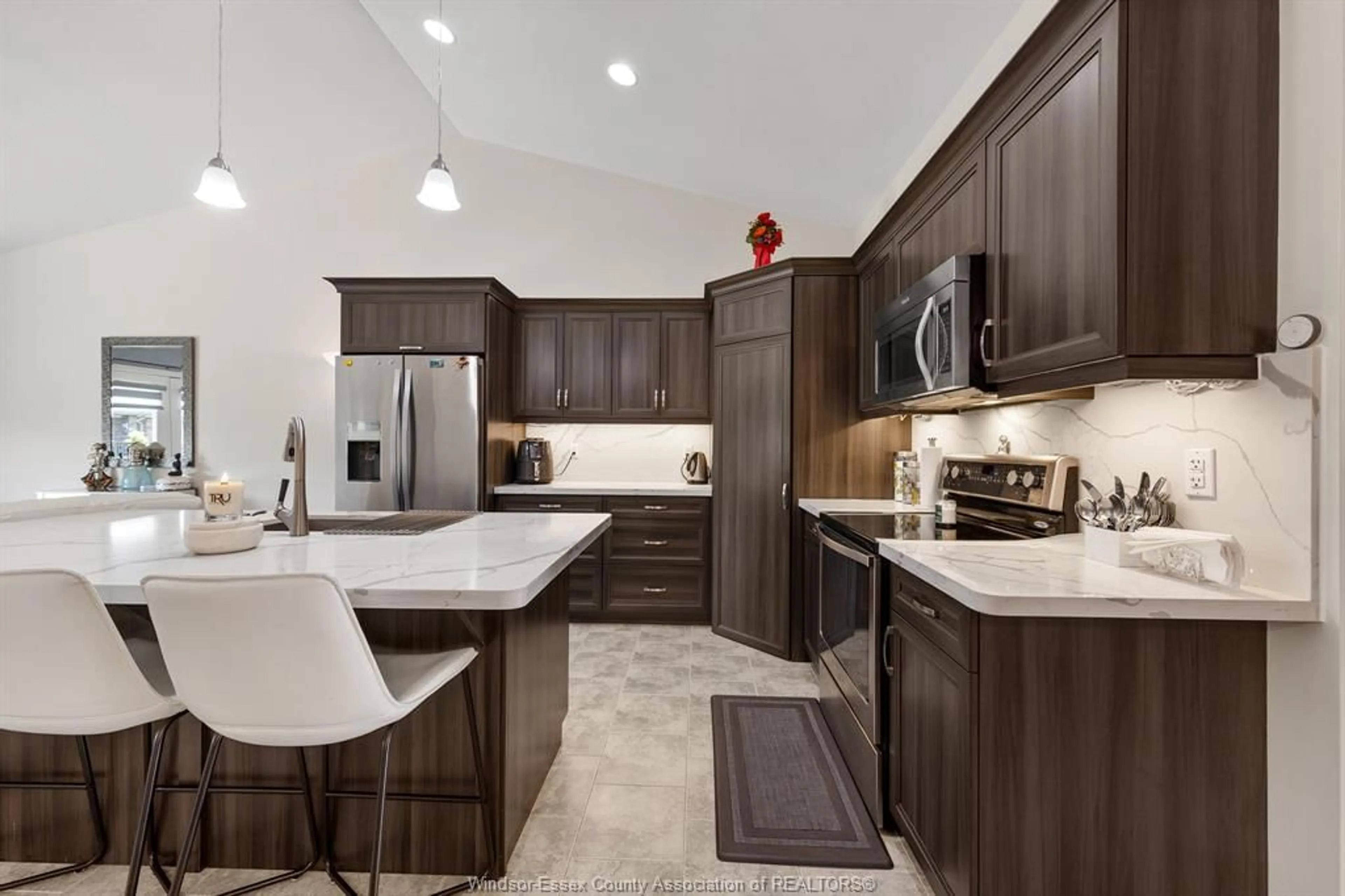 Contemporary kitchen, ceramic/tile floor for 2521 TIVOLI, Windsor Ontario N8P 0B3