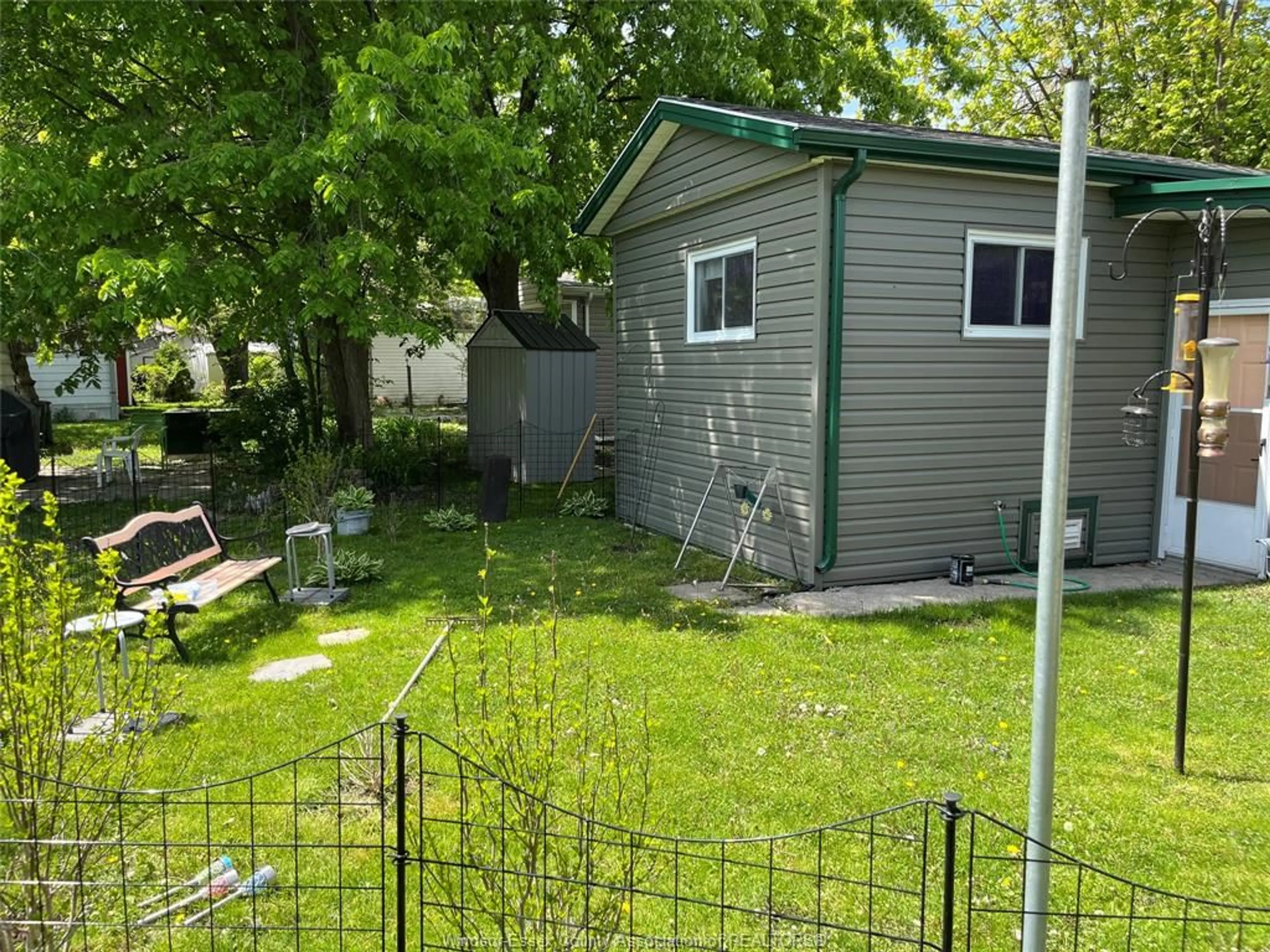 Shed for 263 BEVERLY, Essex Ontario N8M 2B5