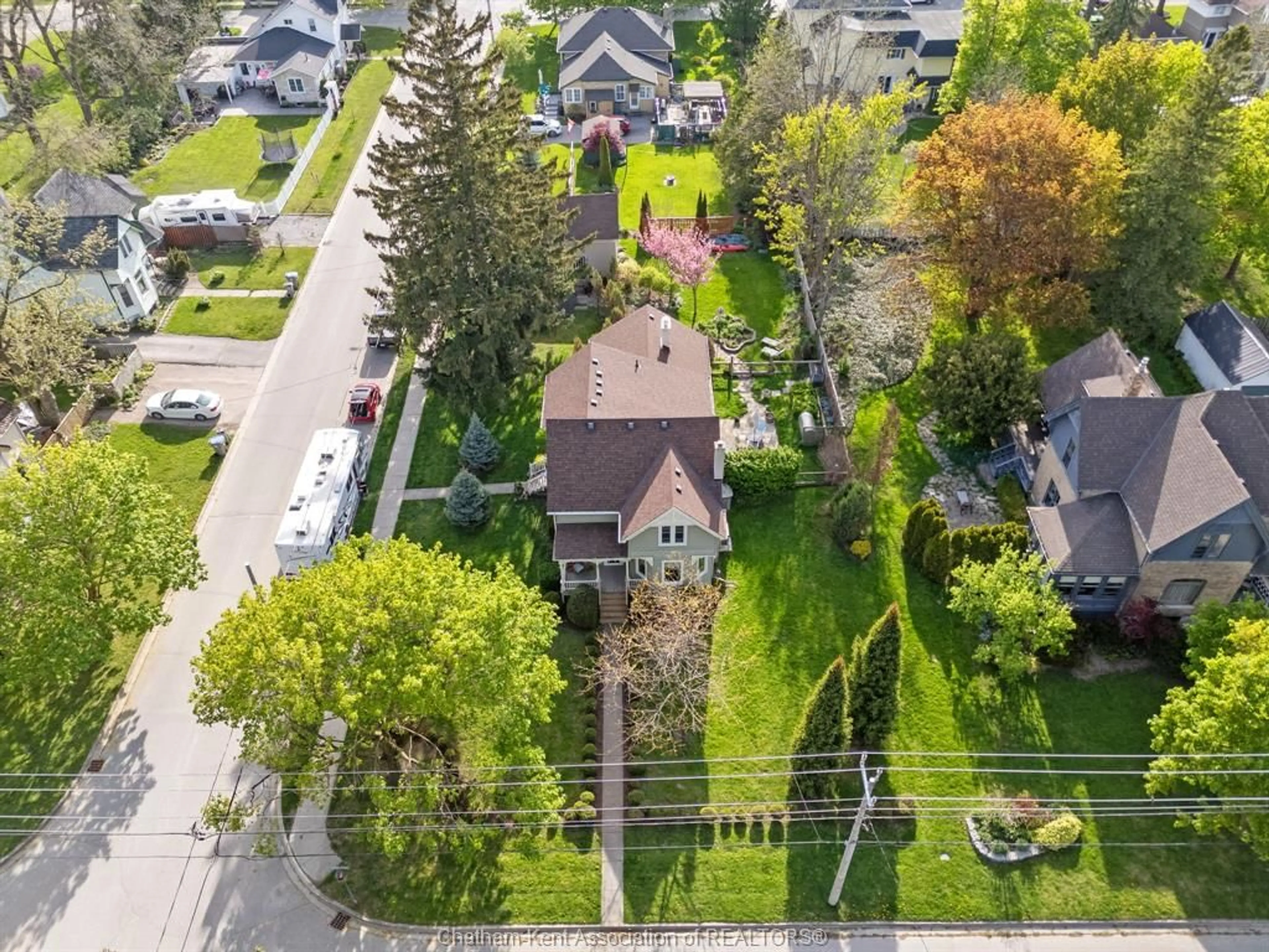 A pic from outside/outdoor area/front of a property/back of a property/a pic from drone, street for 32 St Andrew St, St. Mary's Ontario N4X 1B2