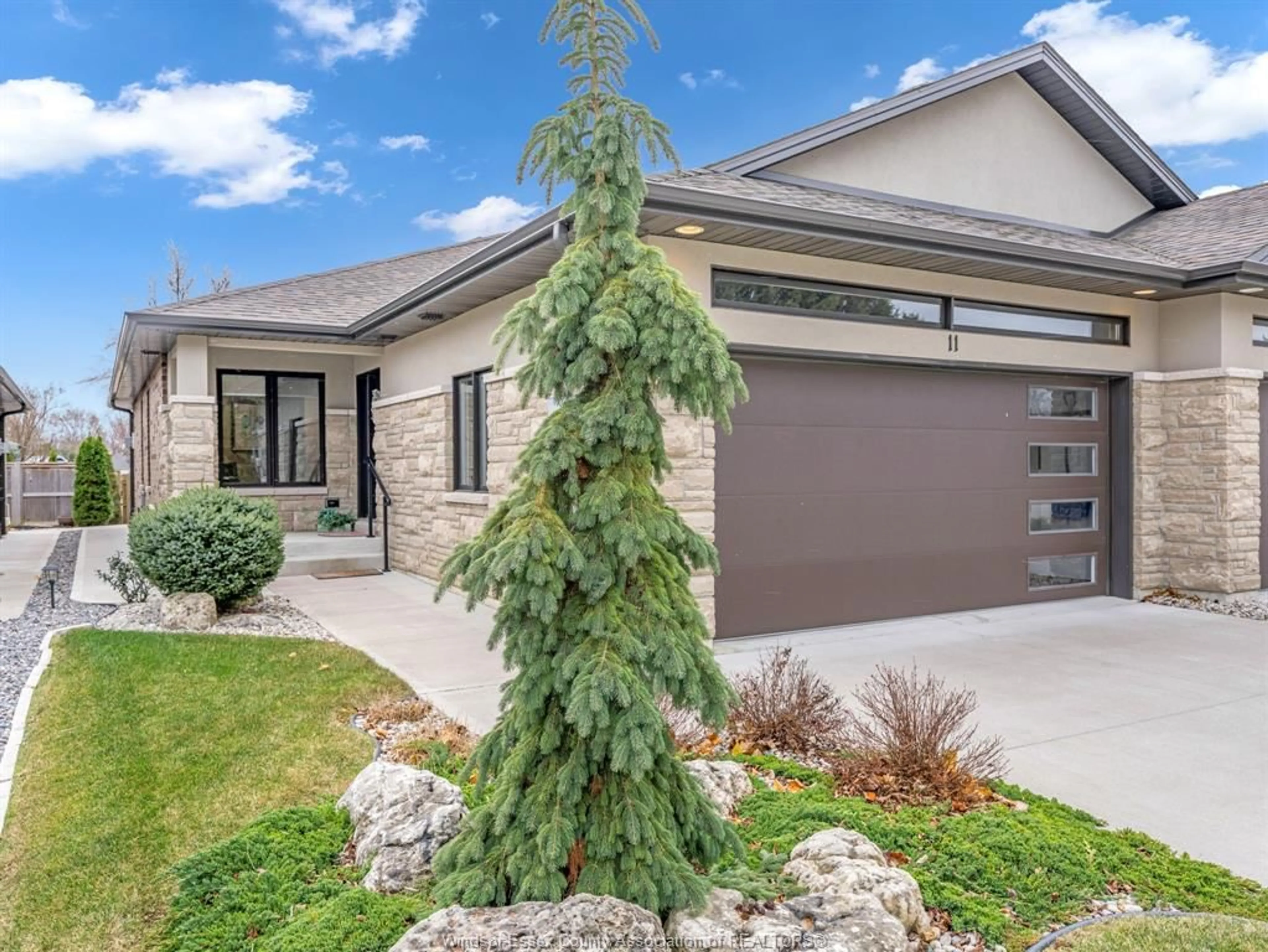 Home with brick exterior material, street for 11 CRANBERRY, Kingsville Ontario N9Y 3S2