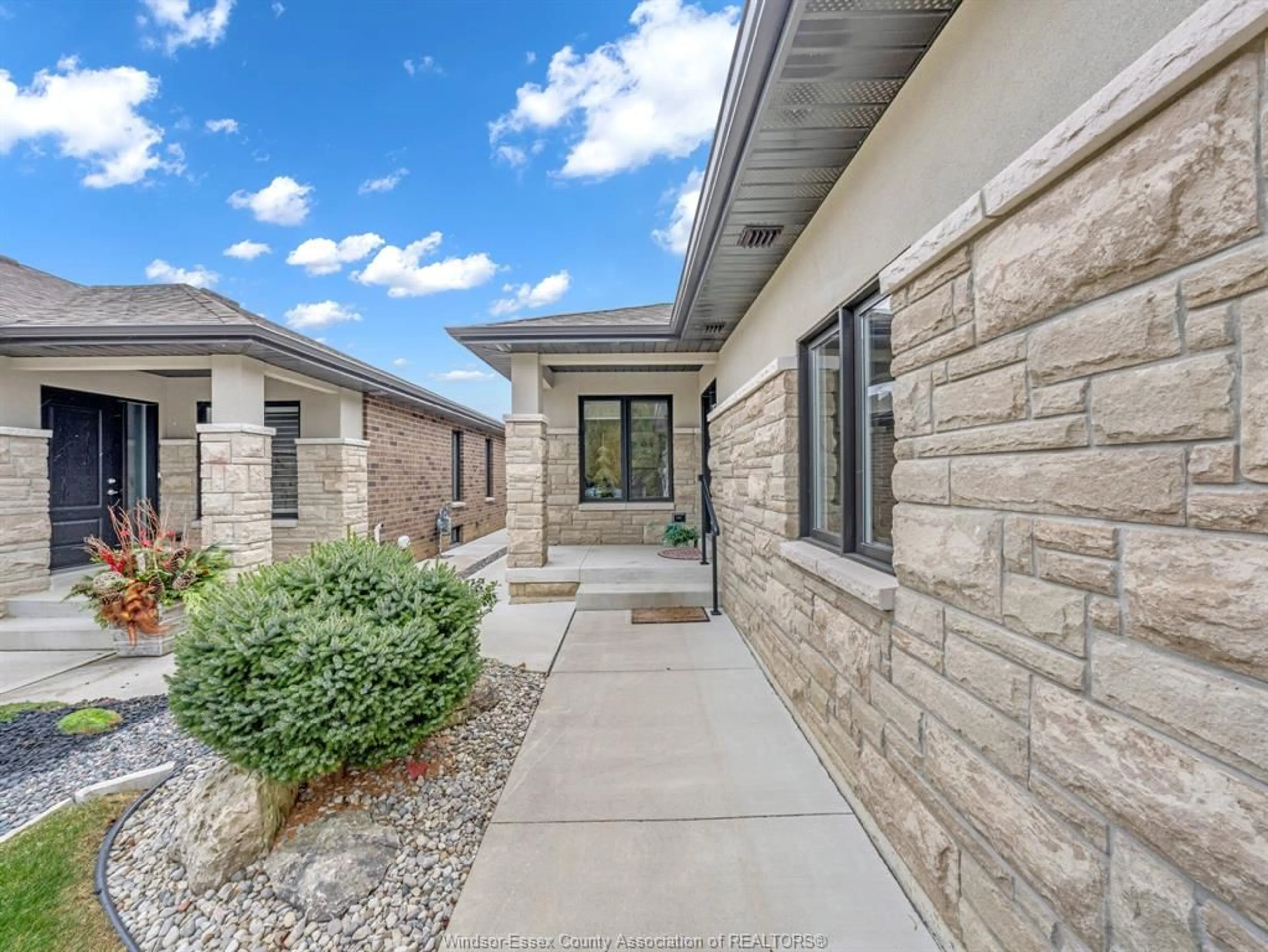 Home with brick exterior material, street for 11 CRANBERRY, Kingsville Ontario N9Y 3S2