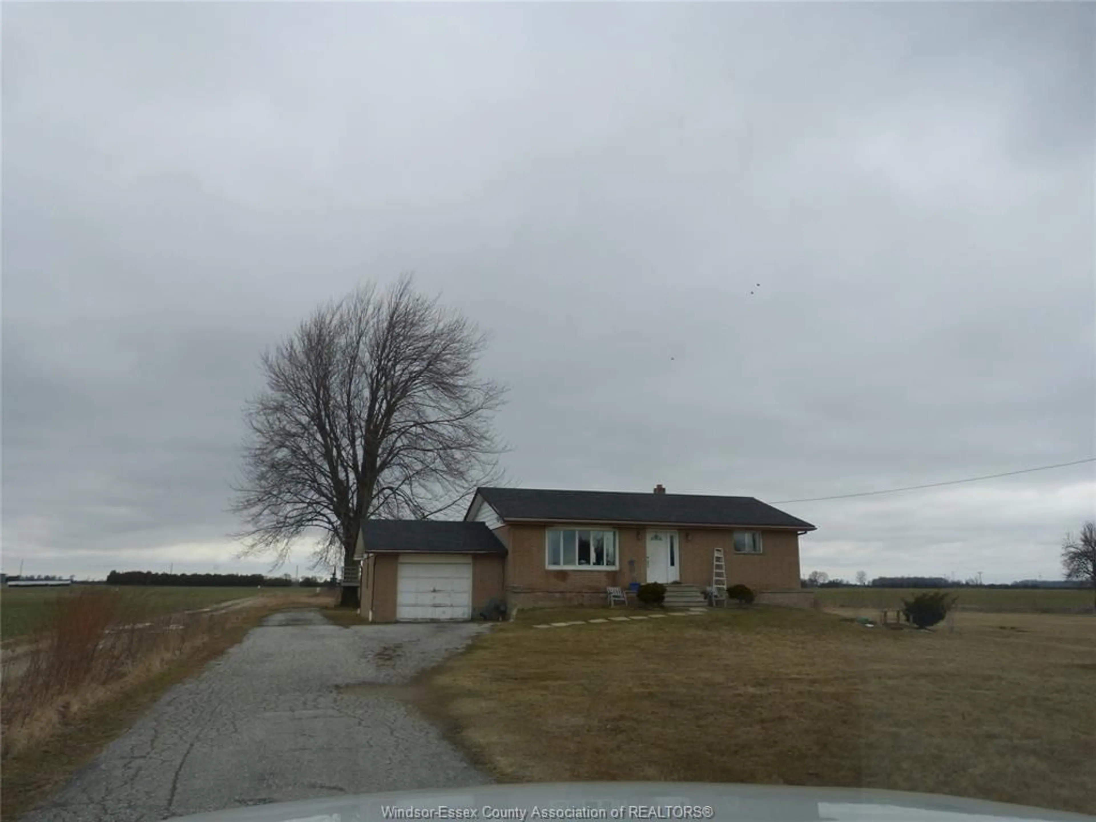 Blurry image for 321 HIGHWAY 3, Leamington Ontario N8H 3V6