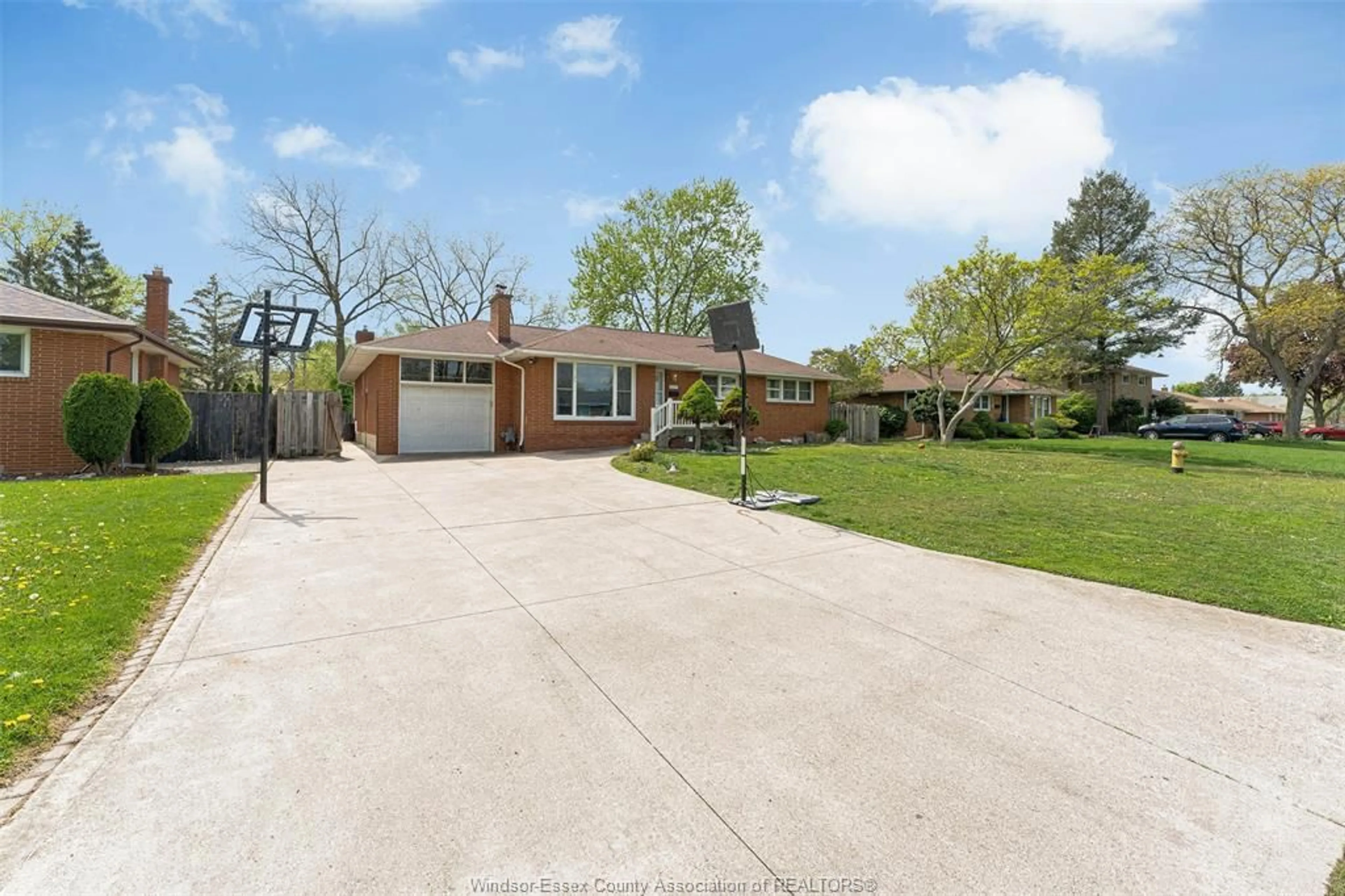 Unknown for 3157 GLENWOOD, Windsor Ontario N9E 2X9