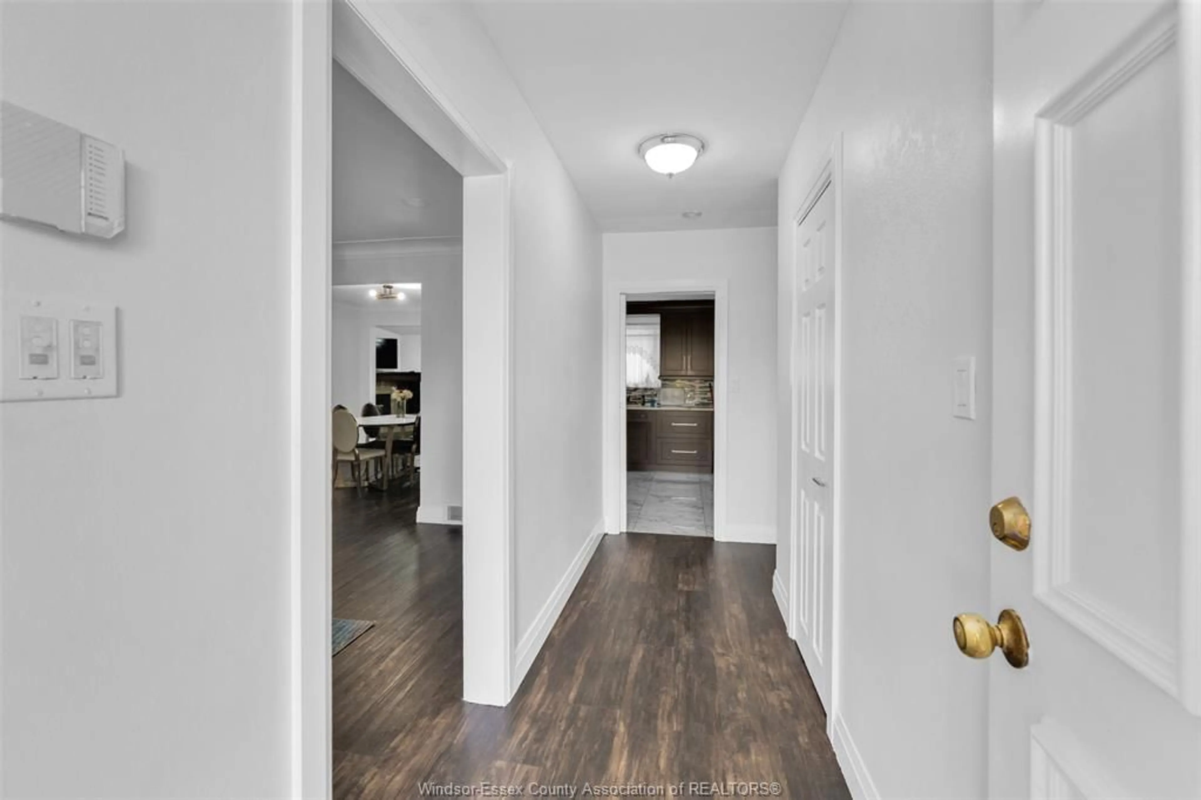 Indoor entryway for 3157 GLENWOOD, Windsor Ontario N9E 2X9