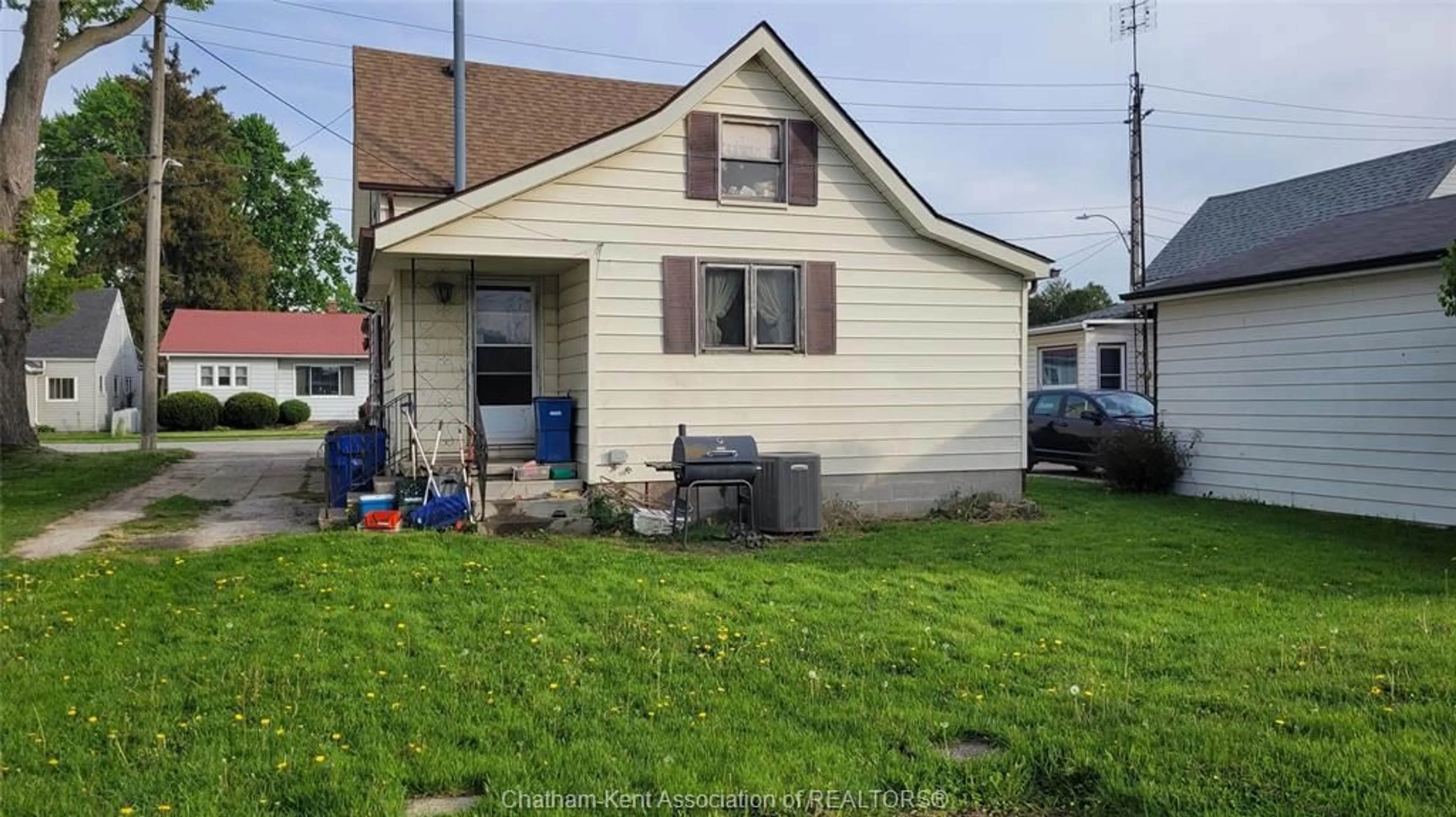 Unknown for 36 Gillard St, Wallaceburg Ontario N8A 1M7