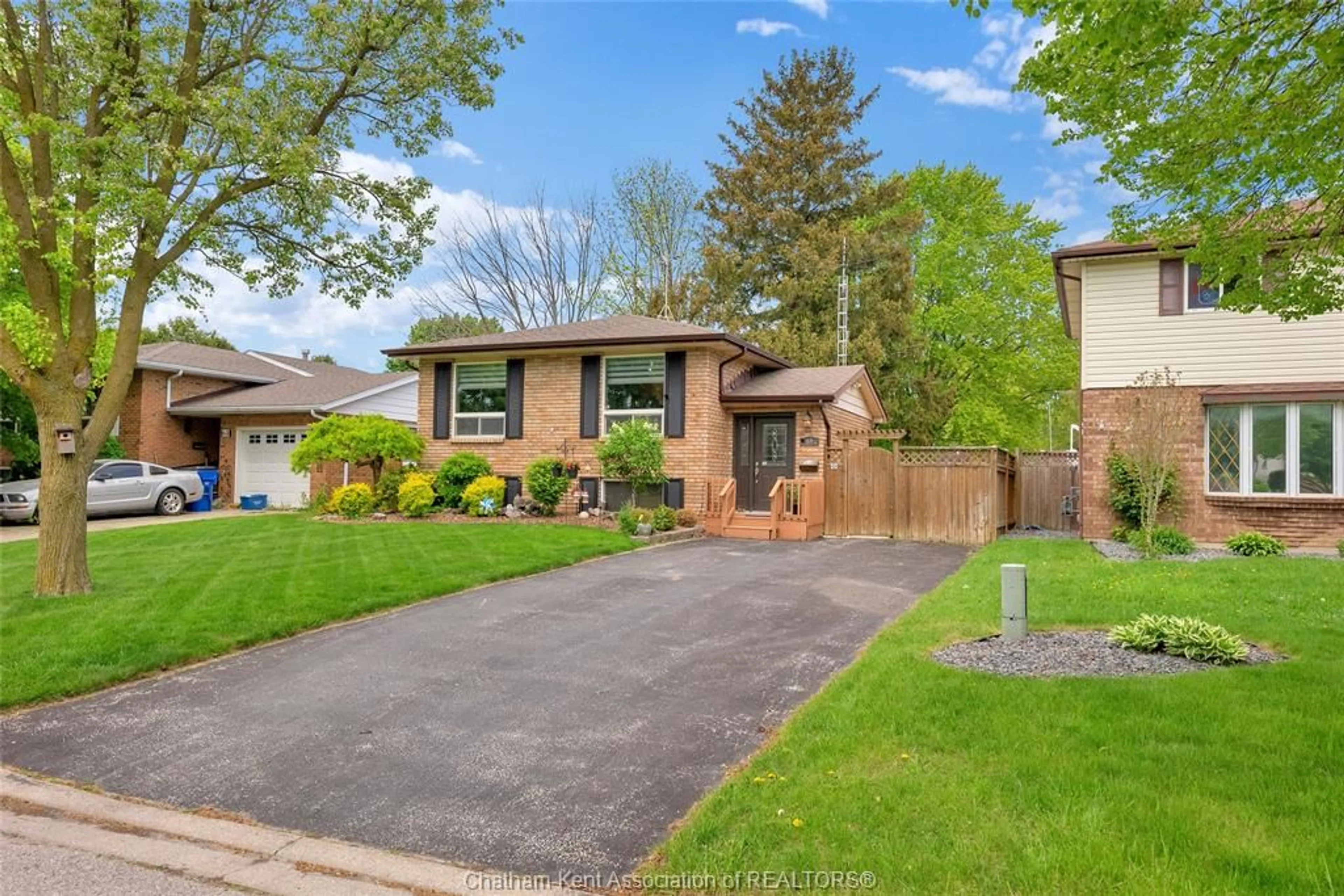 Home with brick exterior material, street for 64 VALLEY Rd, Chatham Ontario N7L 5G3