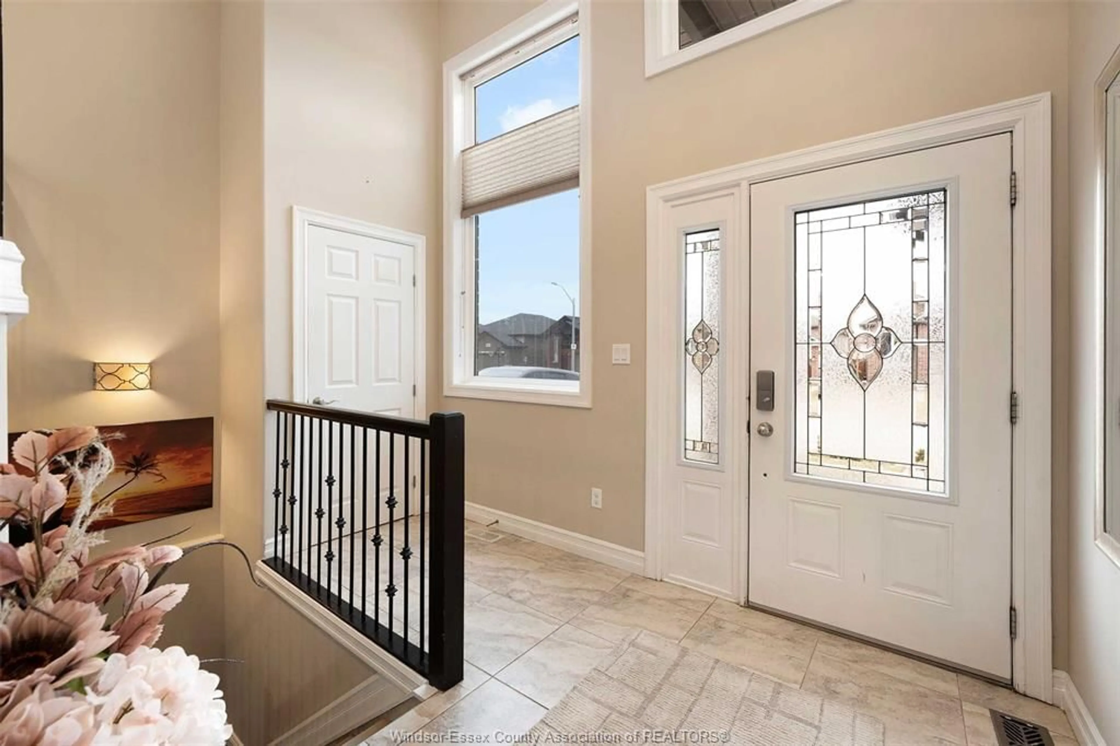 Indoor entryway for 2155 Mark Ave, Windsor Ontario N9B 3X6