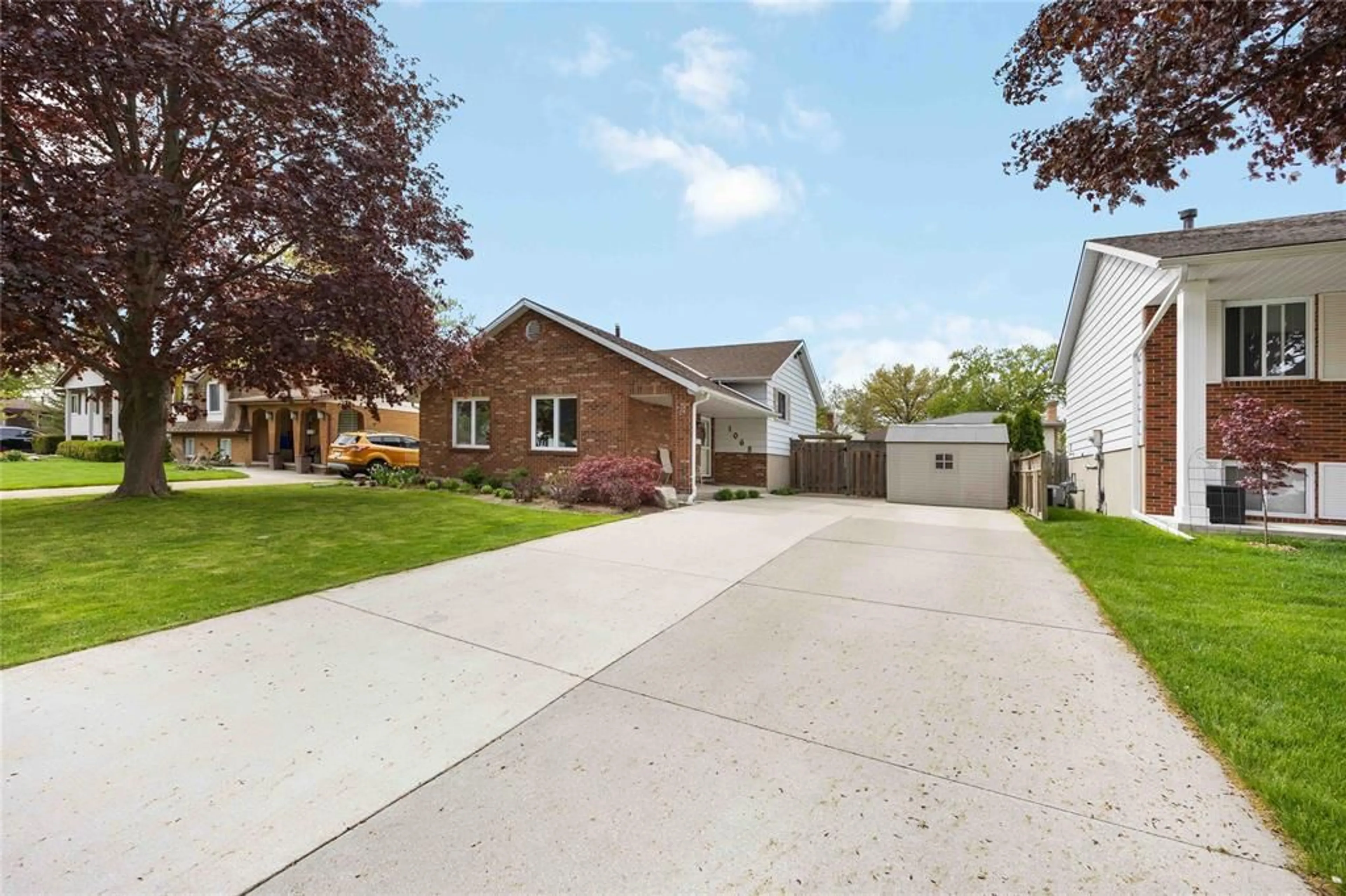 Home with vinyl exterior material, street for 1068 BRIMWOOD Cres, Sarnia Ontario N7S 5E9