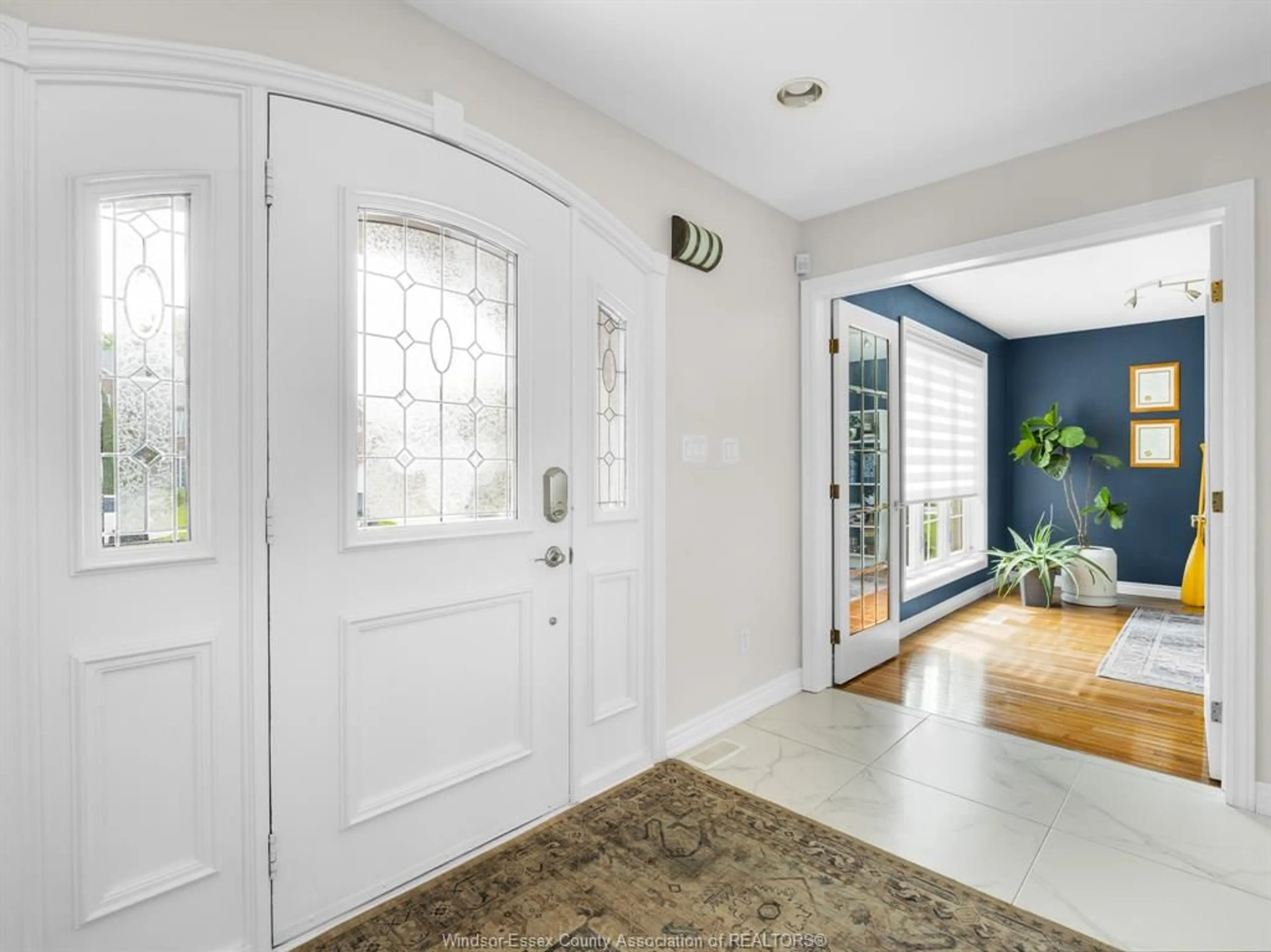 Indoor entryway for 129 Seymour Cres, Lakeshore Ontario N8N 4R6