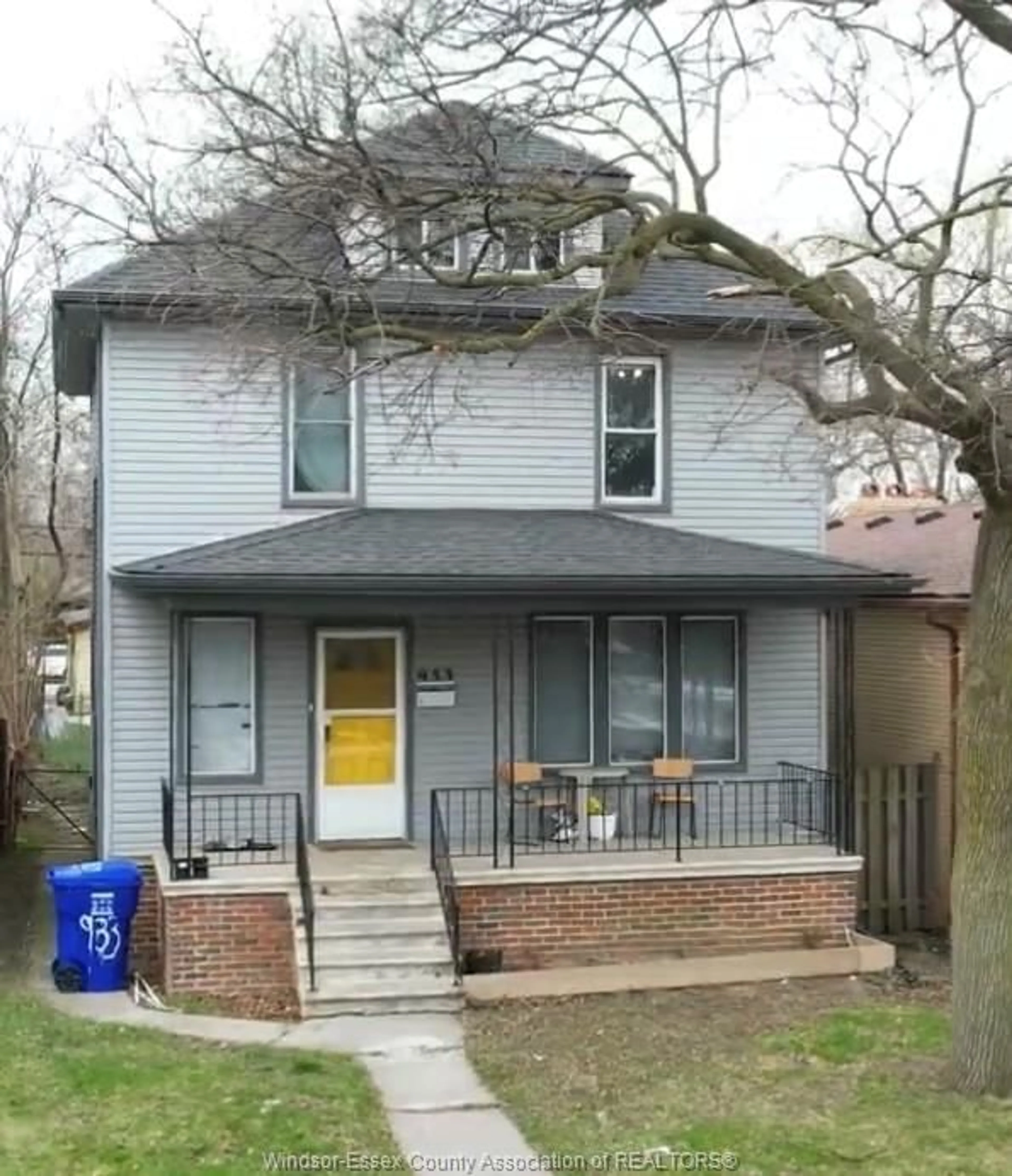 Home with brick exterior material, street for 933 CAMPBELL, Windsor Ontario N9B 2J4