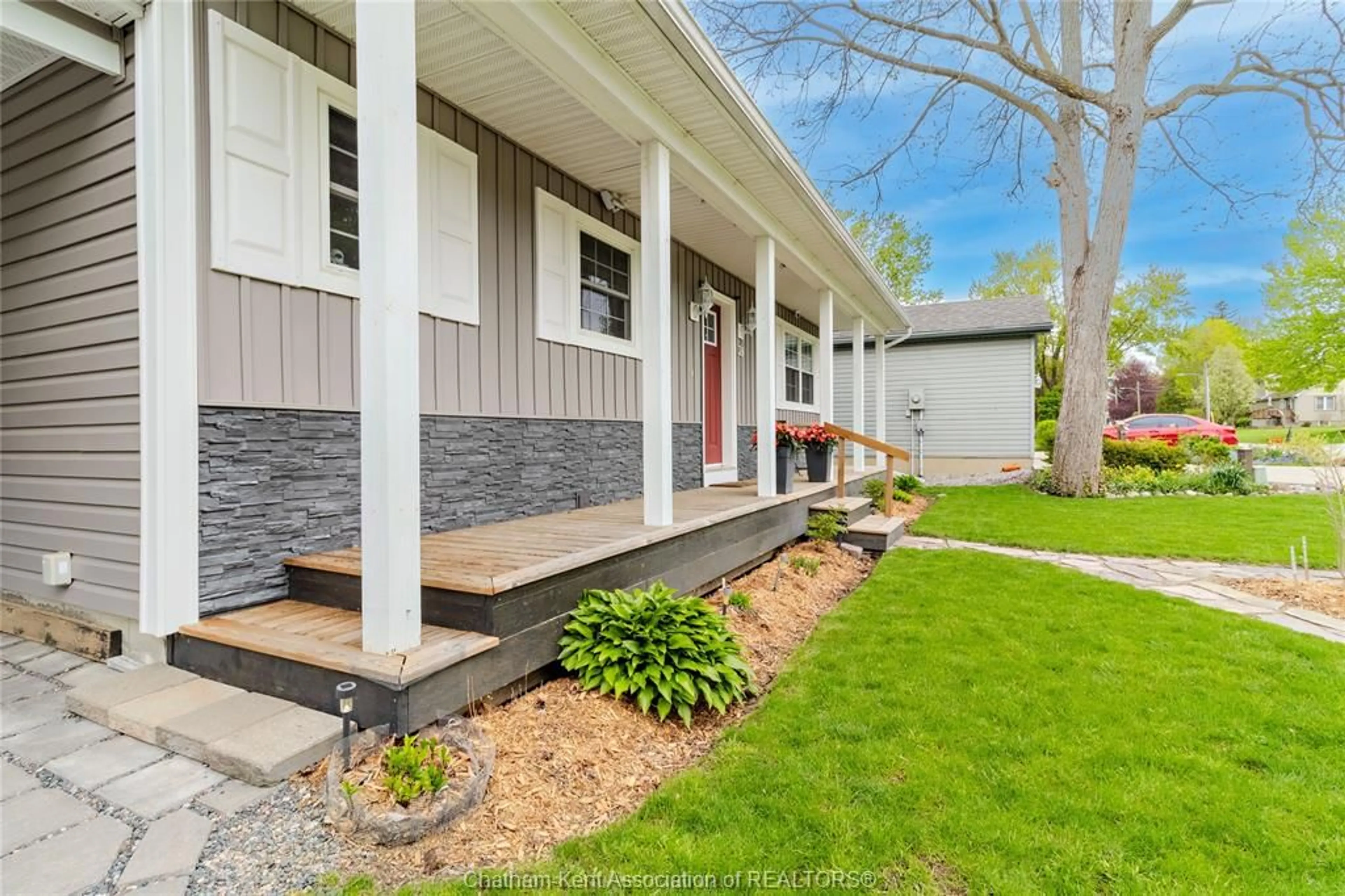 Home with vinyl exterior material, street for 39 TIFFANY St, Ridgetown Ontario N0P 2C0
