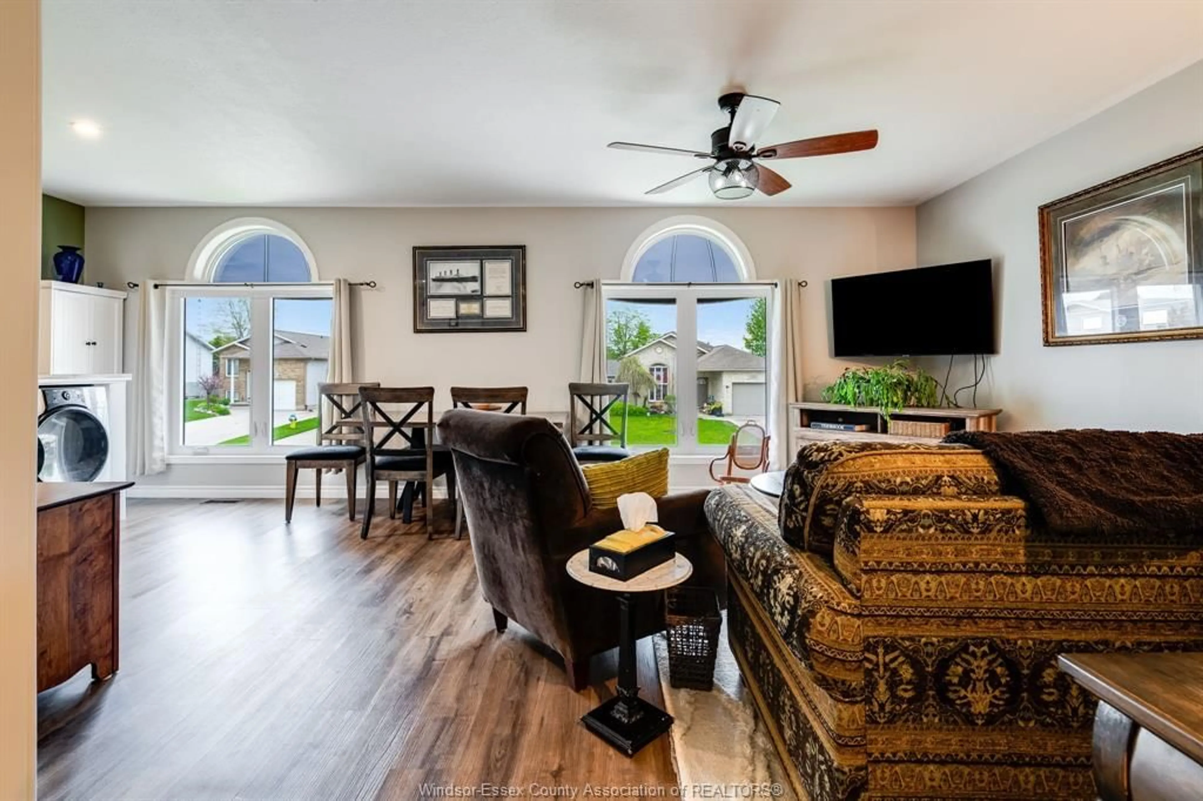 Living room with furniture, unknown for 252 Wellington St, Harrow Ontario N0R 1G0