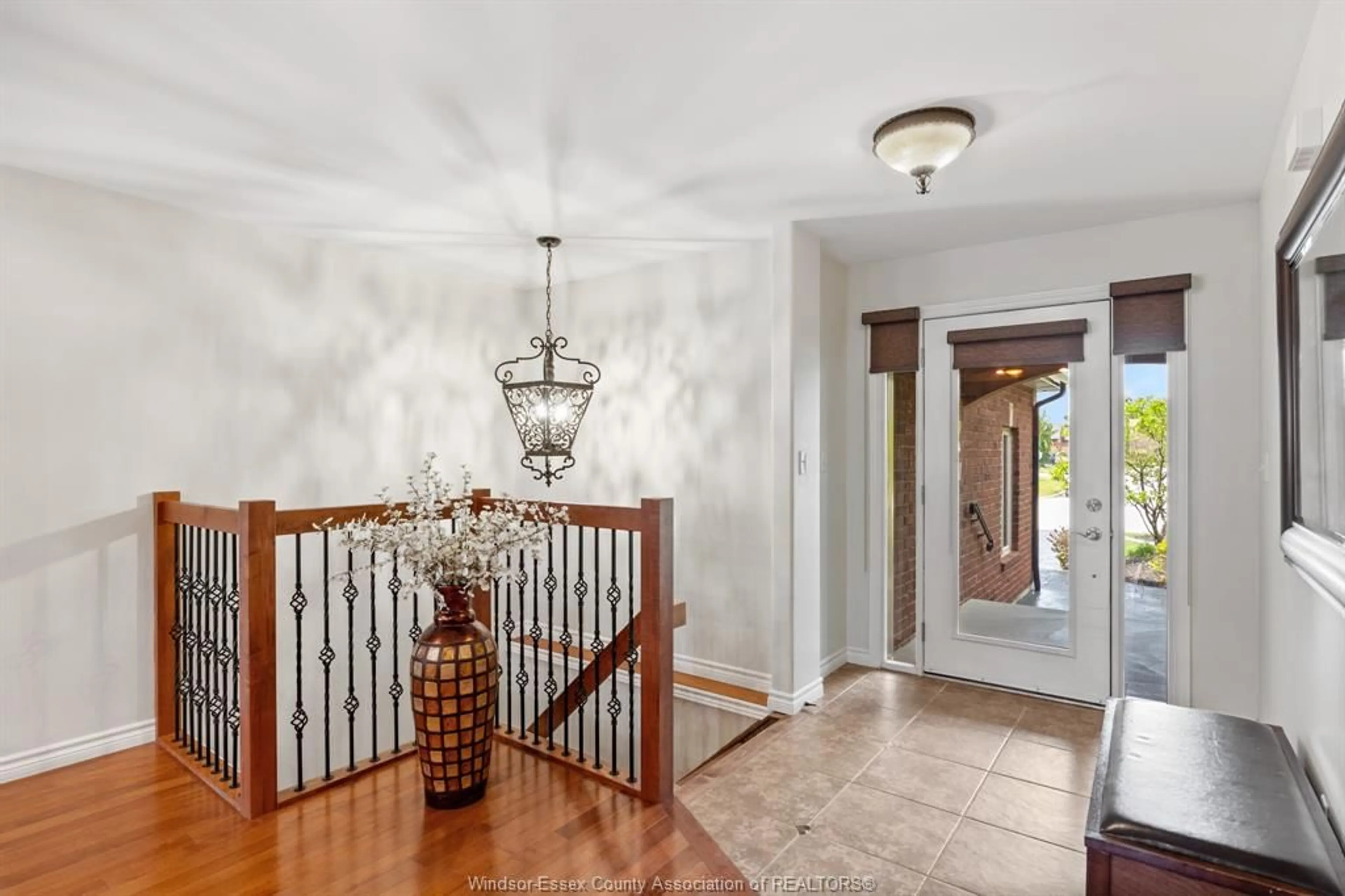 Indoor entryway for 1405 PASCAL Ave, Lakeshore Ontario N8L 0R9