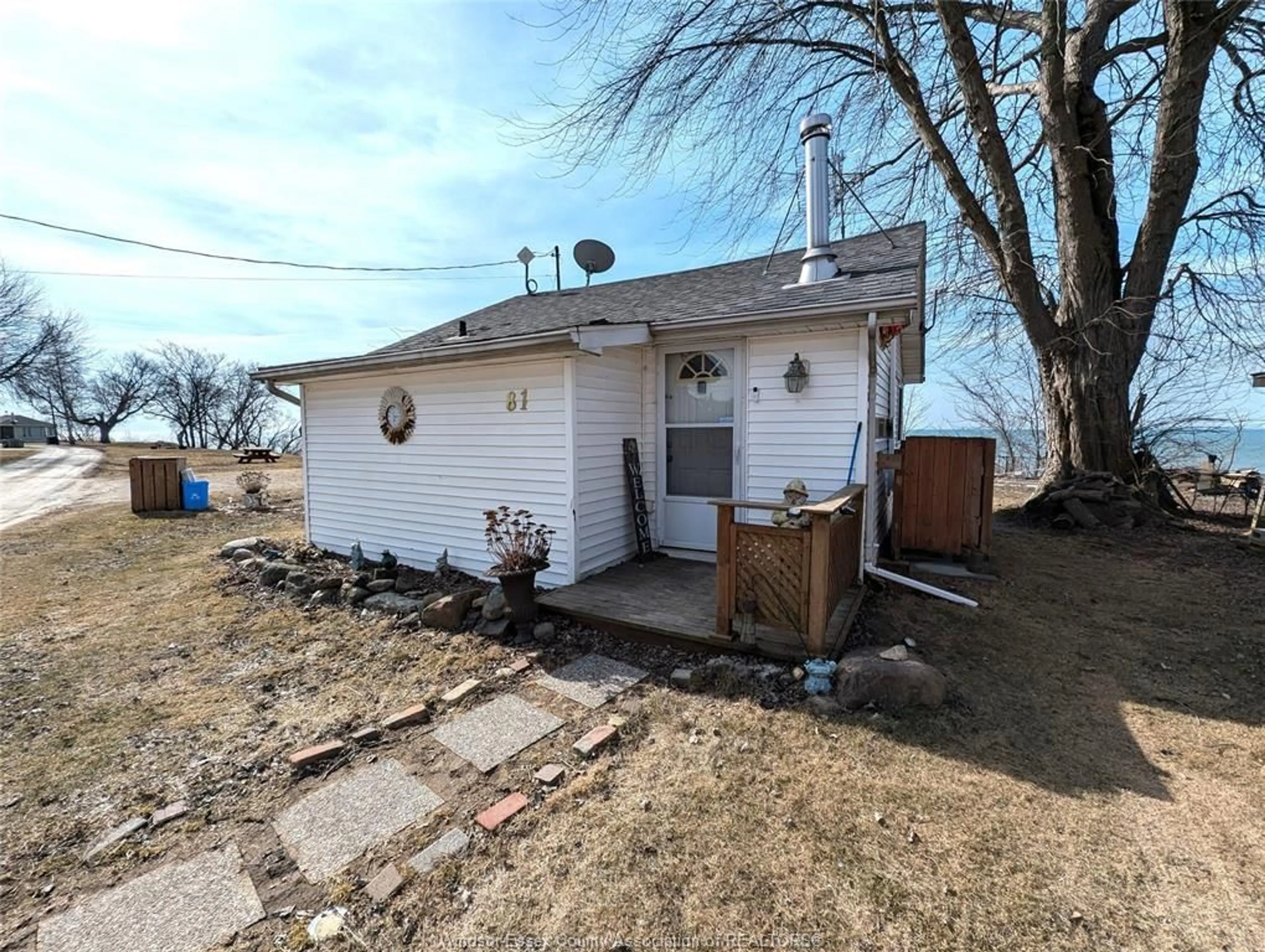 Unknown for 81 Klies Beach Rd, Colchester Ontario N0R 1G0