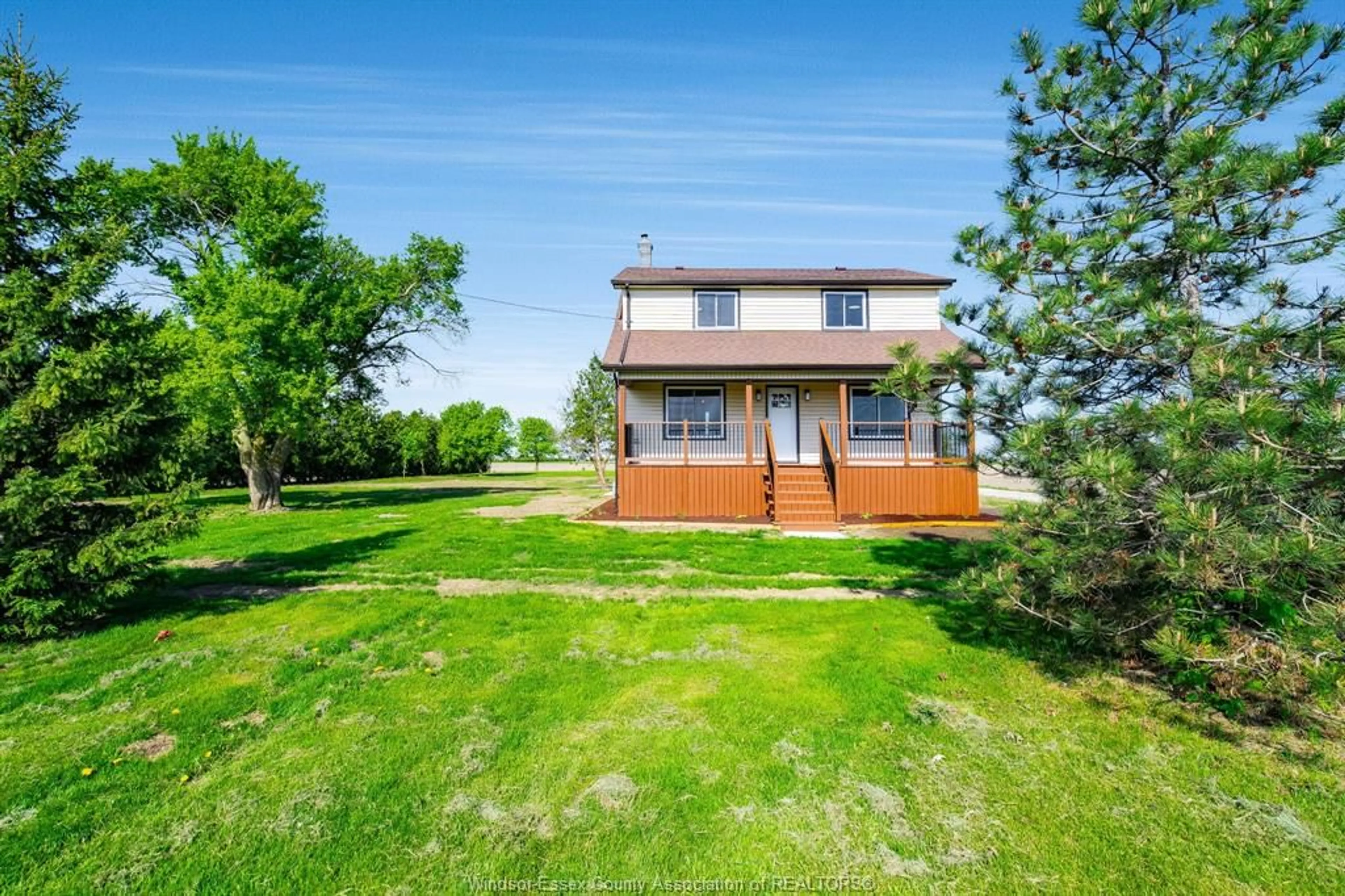 A pic from outside/outdoor area/front of a property/back of a property/a pic from drone, water/lake/river/ocean view for 2881 ROCHESTER TOWNLINE, Lakeshore Ontario N0R 1R0