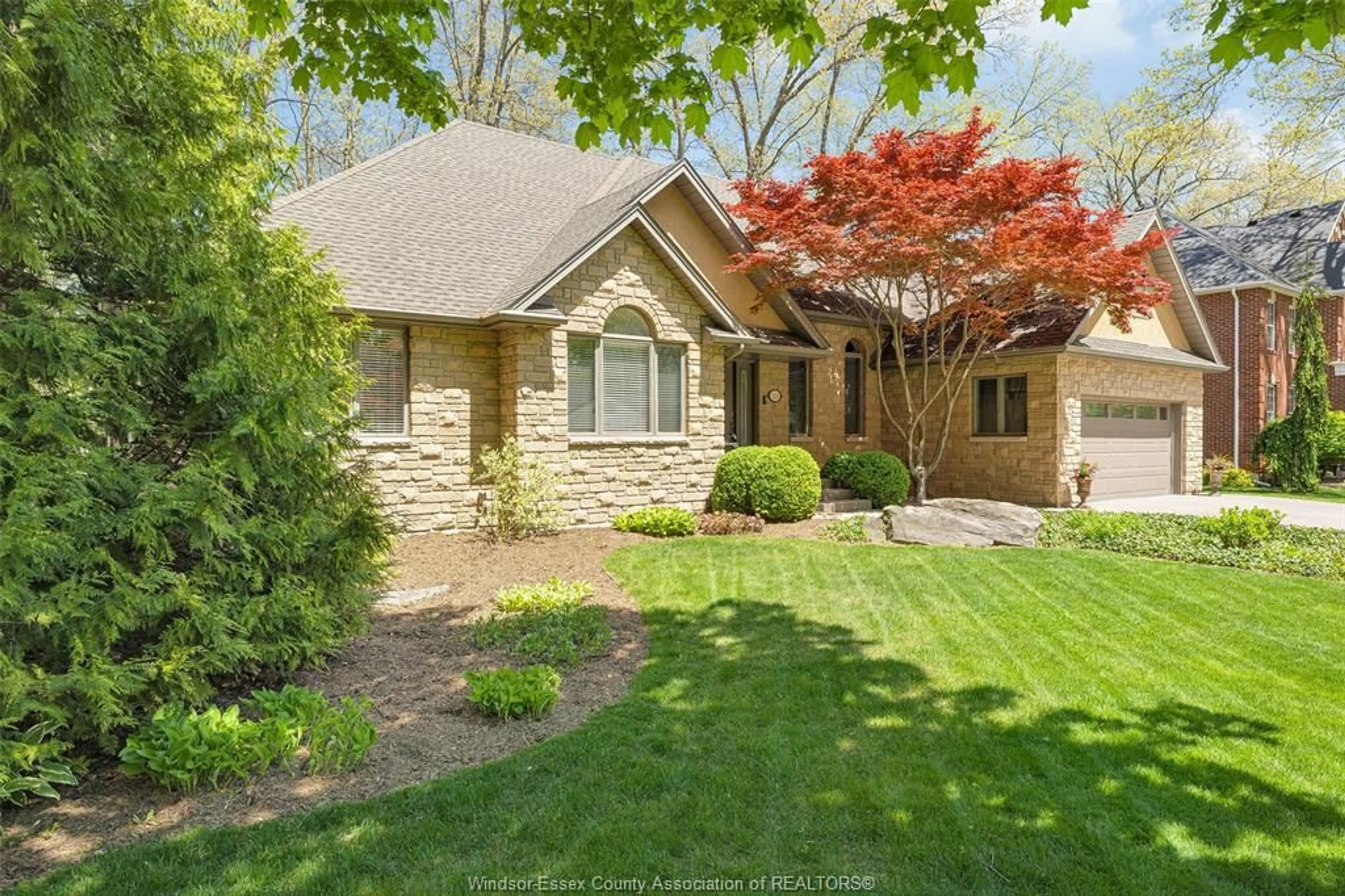 Home with brick exterior material, street for 2220 SUZANNE St, LaSalle Ontario N9H 2K3