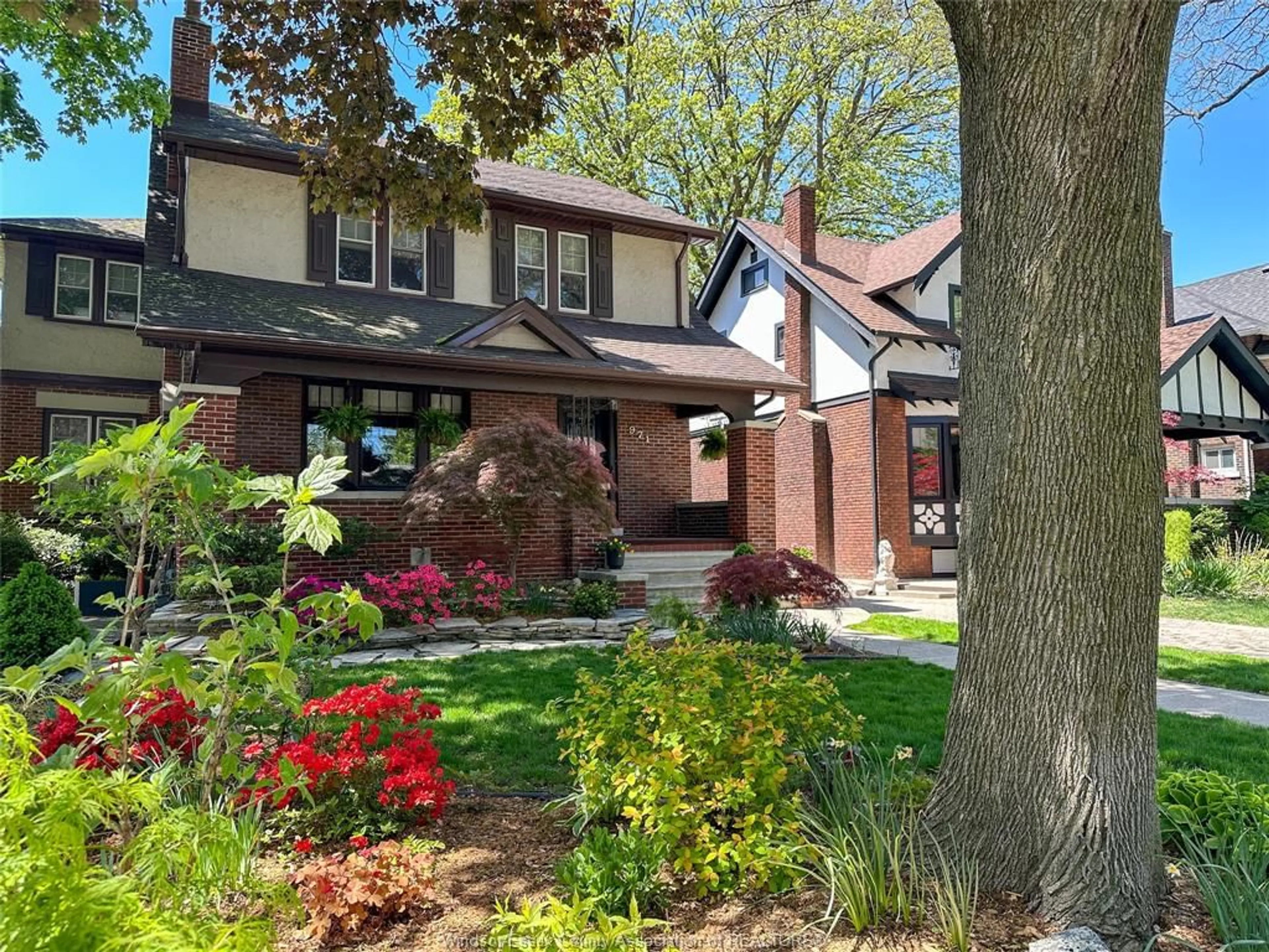 Home with brick exterior material, street for 971 VICTORIA, Windsor Ontario N9A 4N5