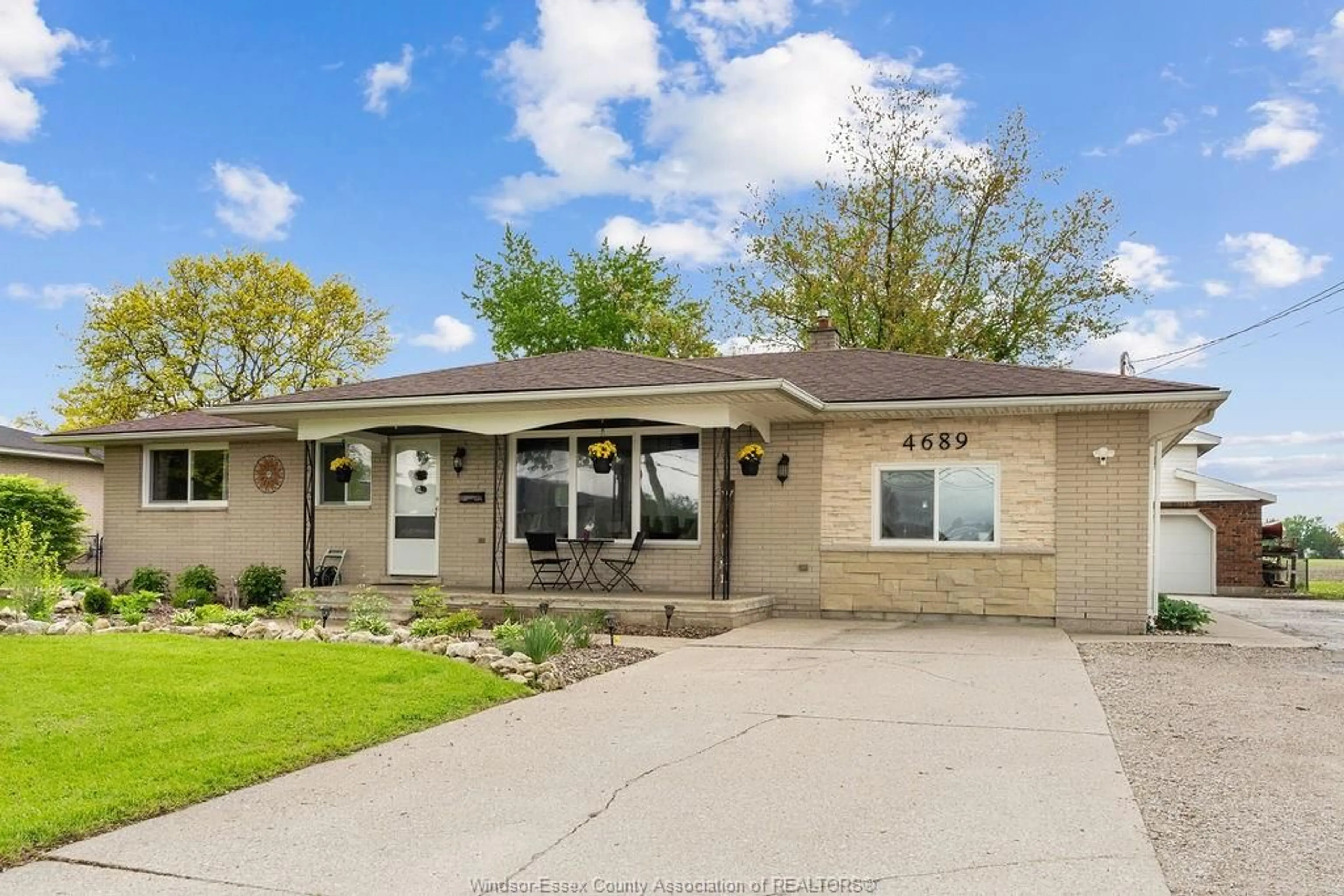 Home with vinyl exterior material, street for 4689 HURON CHURCH LINE Rd, LaSalle Ontario N9H 1H5