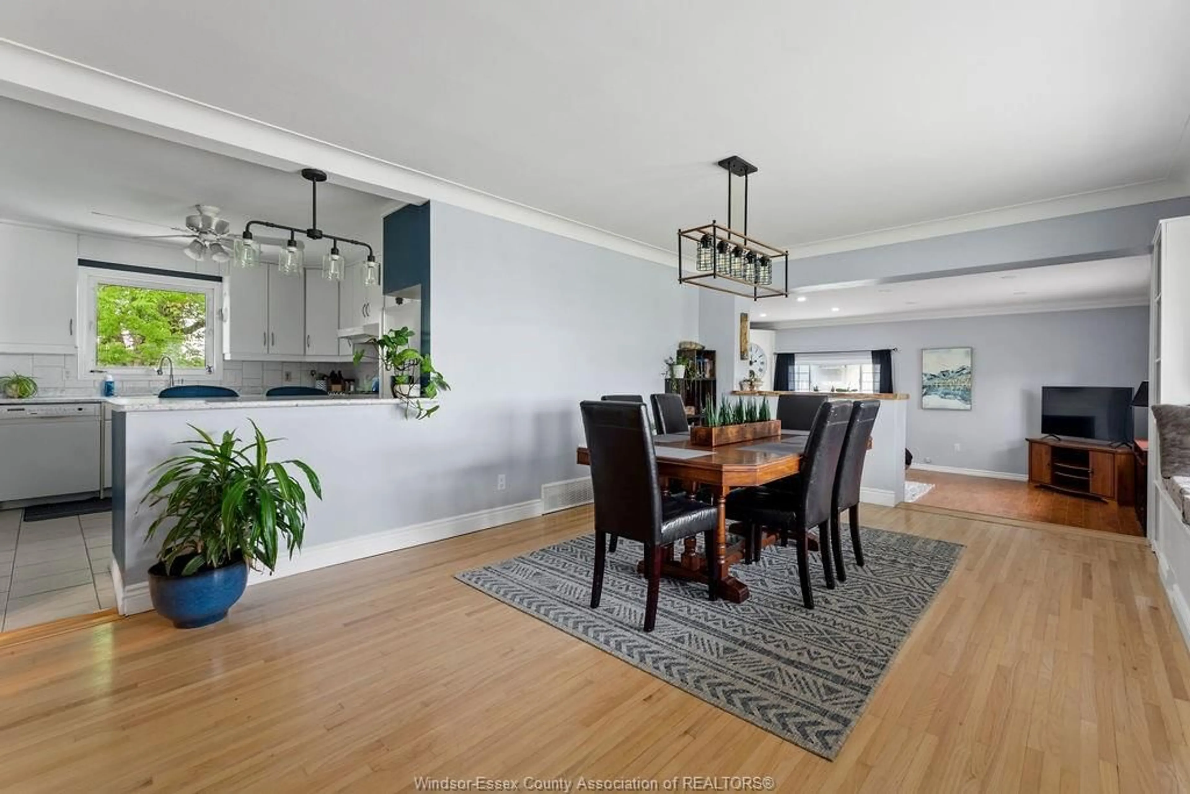 Dining room, wood/laminate floor for 4689 HURON CHURCH LINE Rd, LaSalle Ontario N9H 1H5