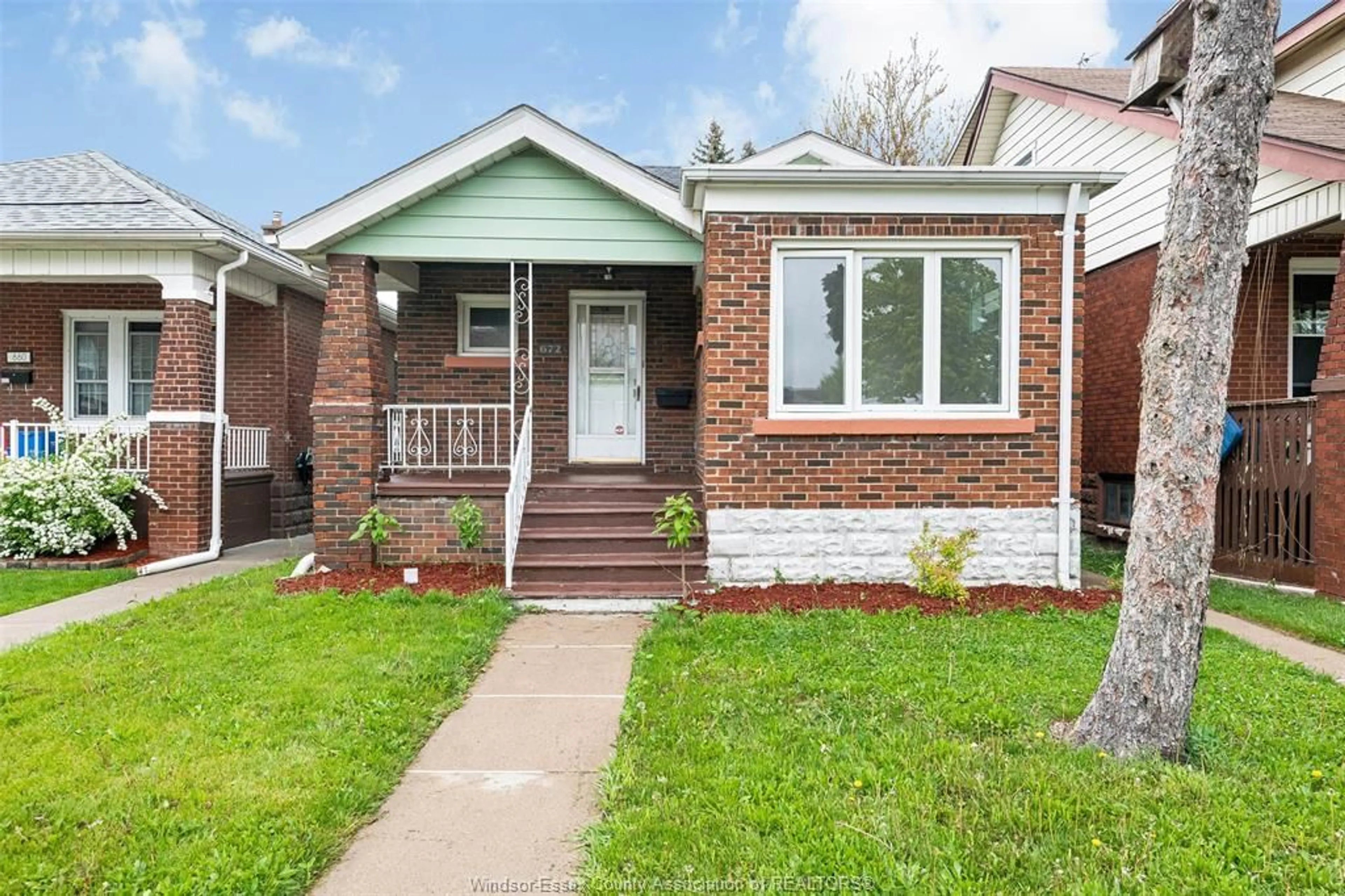 Home with brick exterior material, street for 672 IRVINE AVENUE, Windsor Ontario N8X 2T2