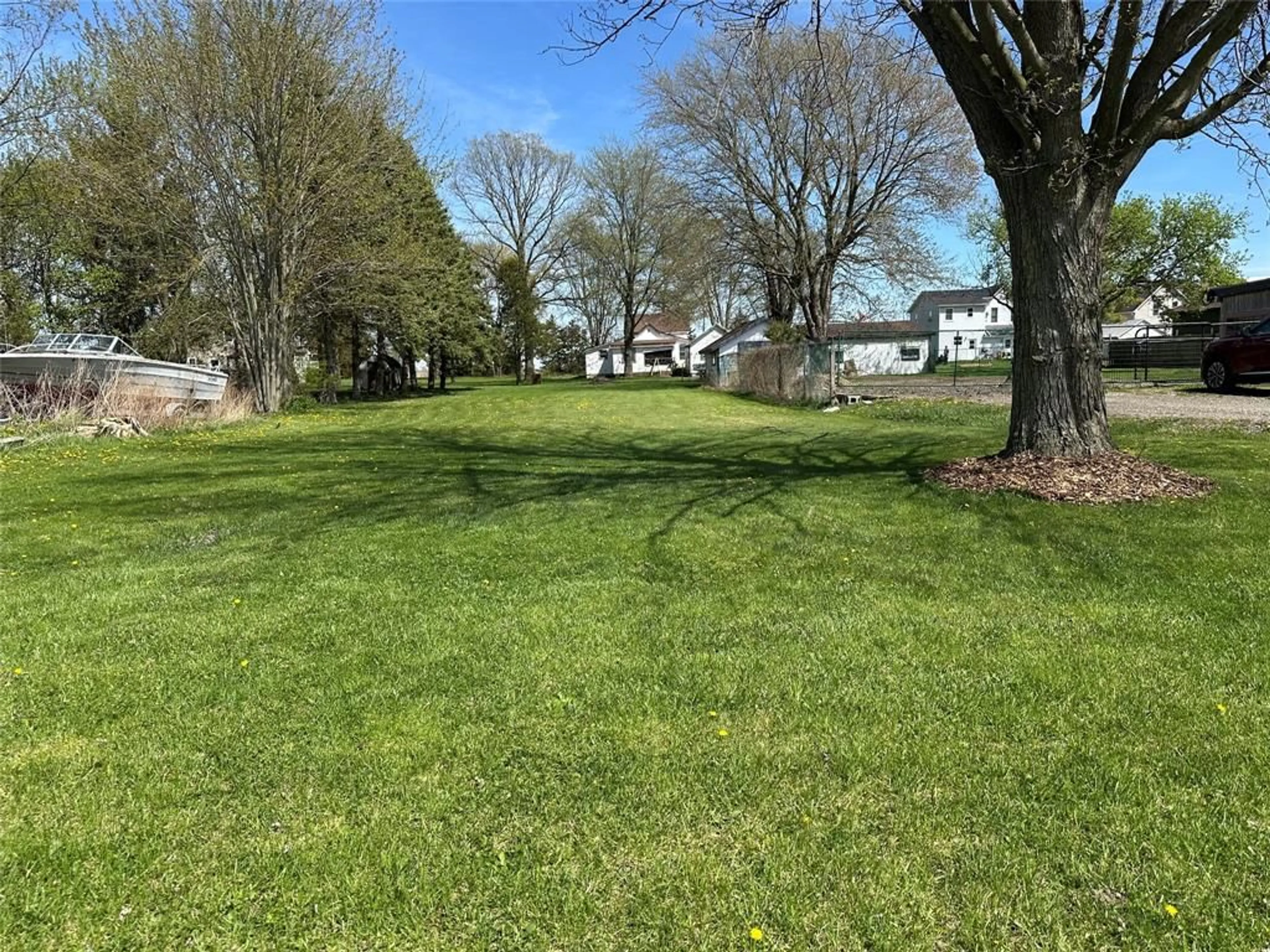 A pic from outside/outdoor area/front of a property/back of a property/a pic from drone, street for LOT 5 QUEEN St, Brooke-Alvinston Ontario N0N 1K0