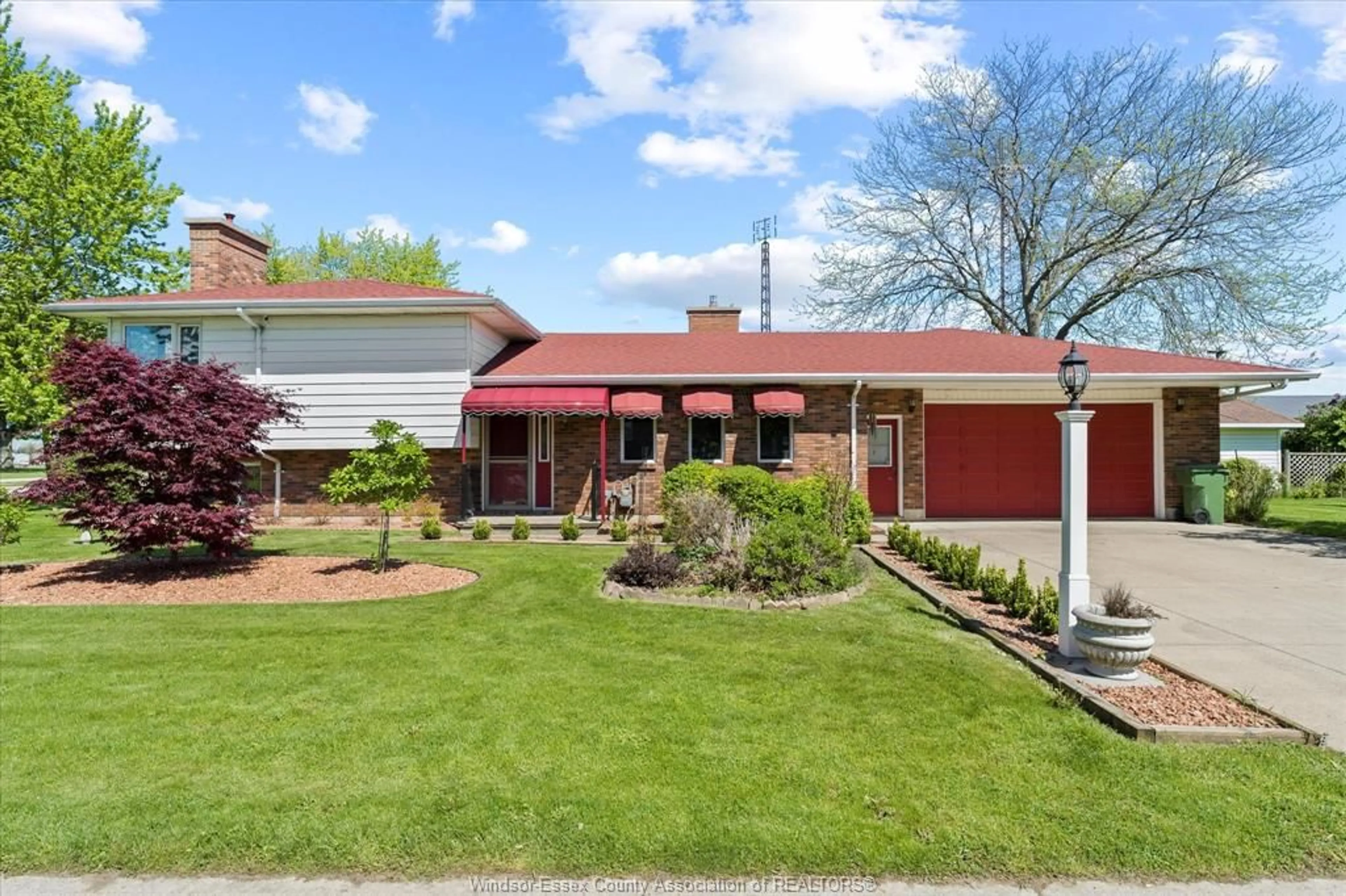 Home with brick exterior material, street for 444 Oak St, Leamington Ontario N8H 3V7