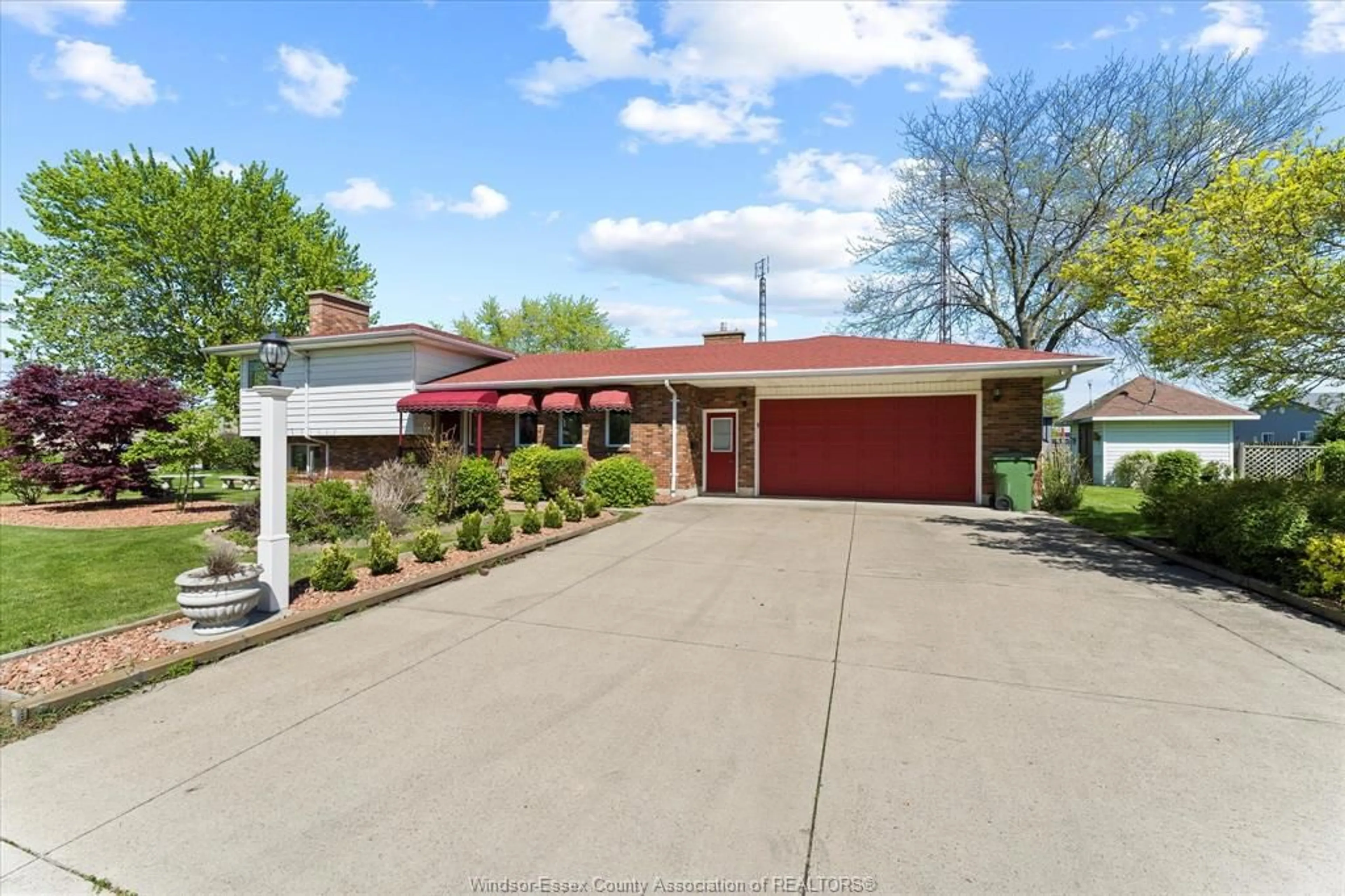 Unknown for 444 Oak St, Leamington Ontario N8H 3V7