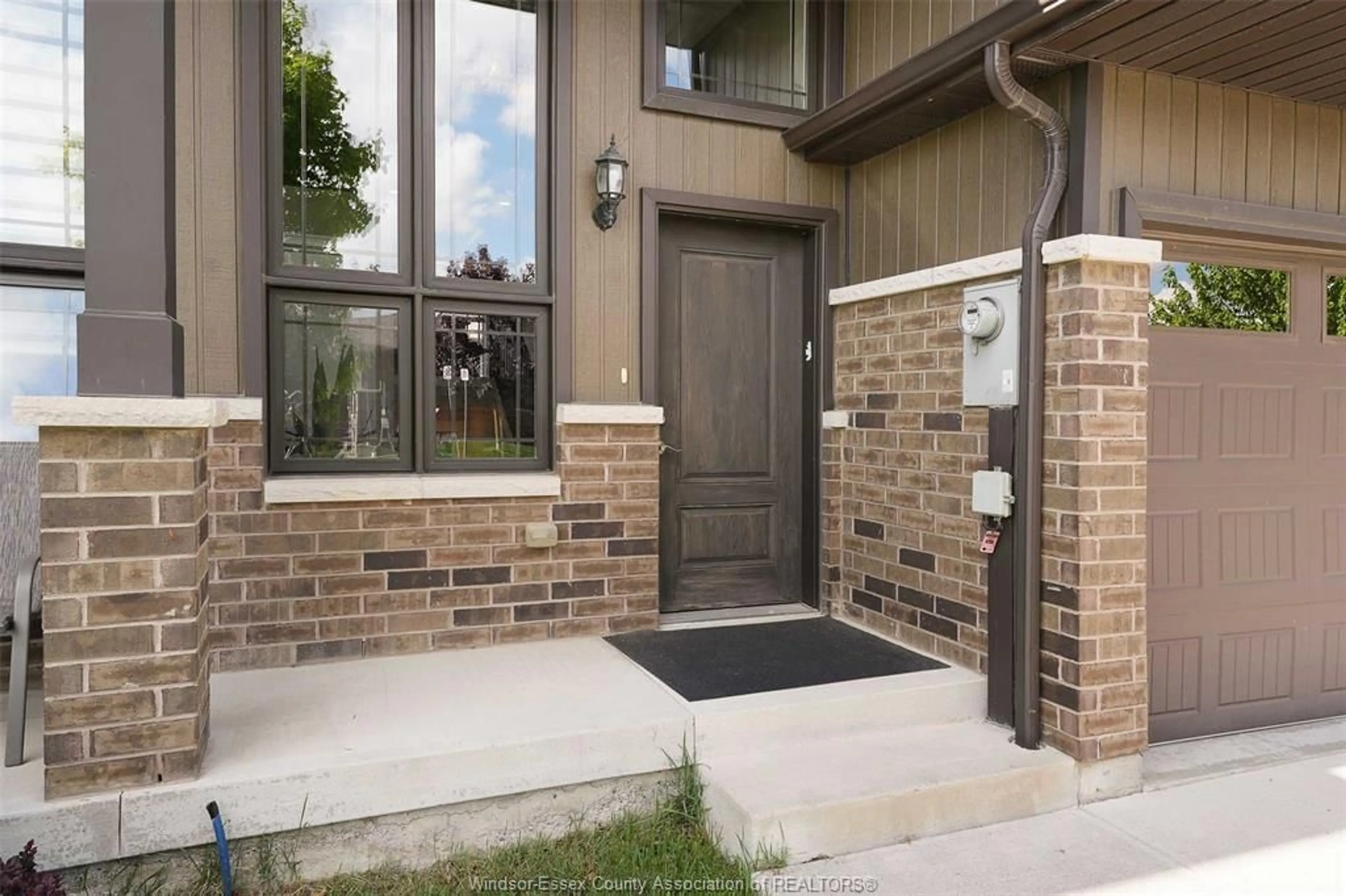 Home with brick exterior material, street for 11920 THISTLEDOWN Ave, Windsor Ontario N8P 0A1