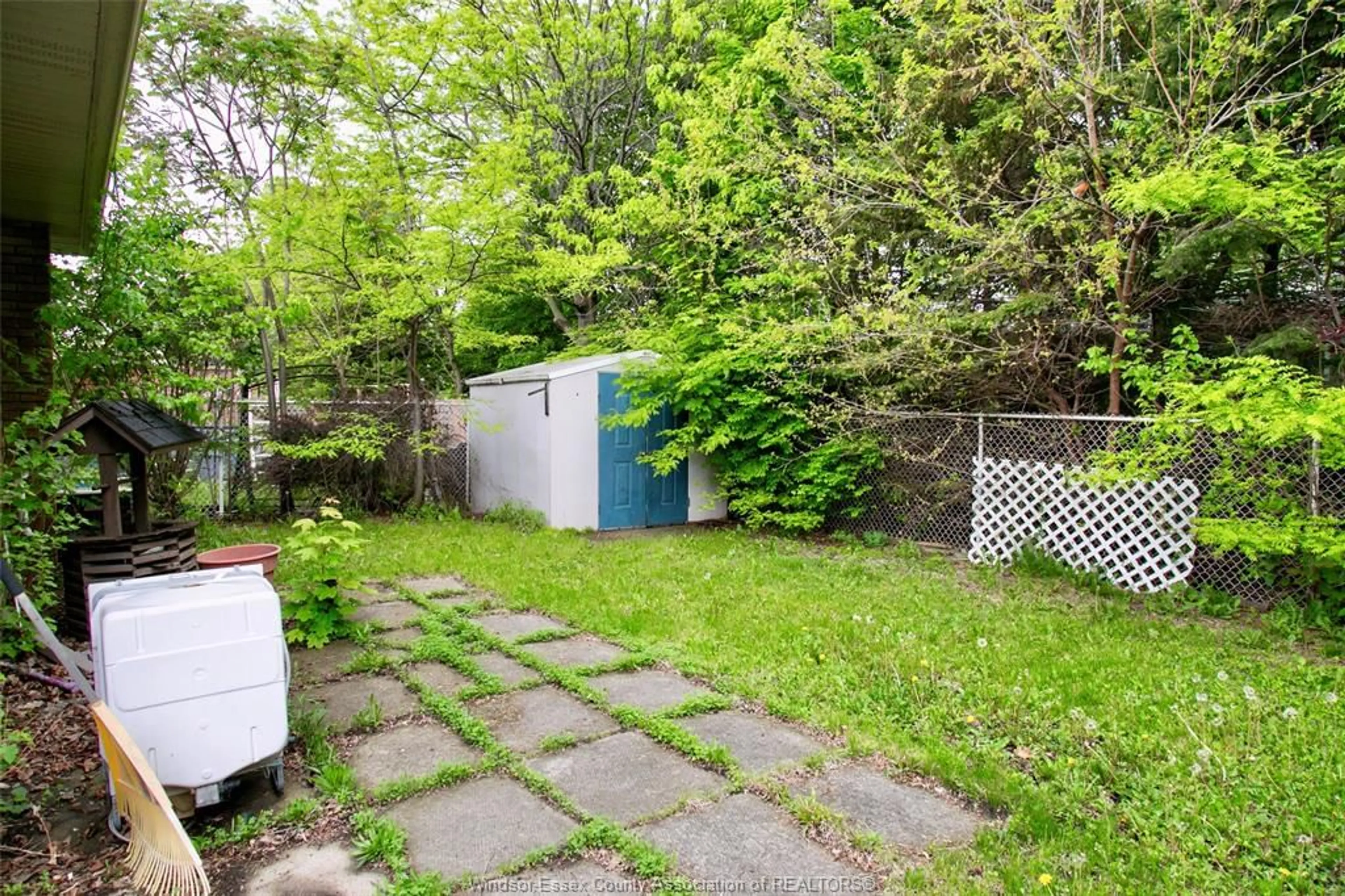 Patio, street for 1072 DOT, Windsor Ontario N9C 3H8
