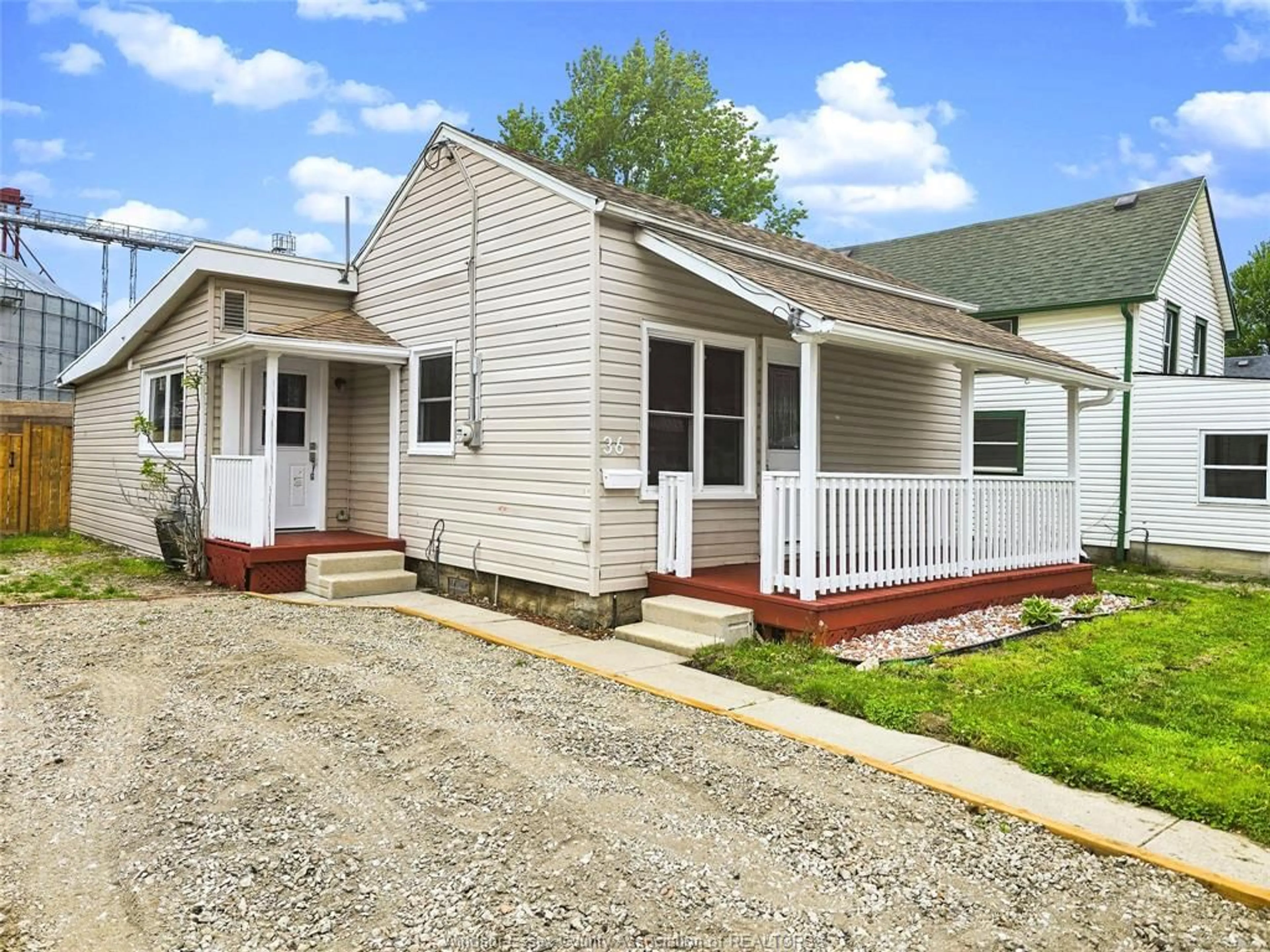 Home with vinyl exterior material, street for 36 DEGGE St, Chatham Ontario N7M 4X2