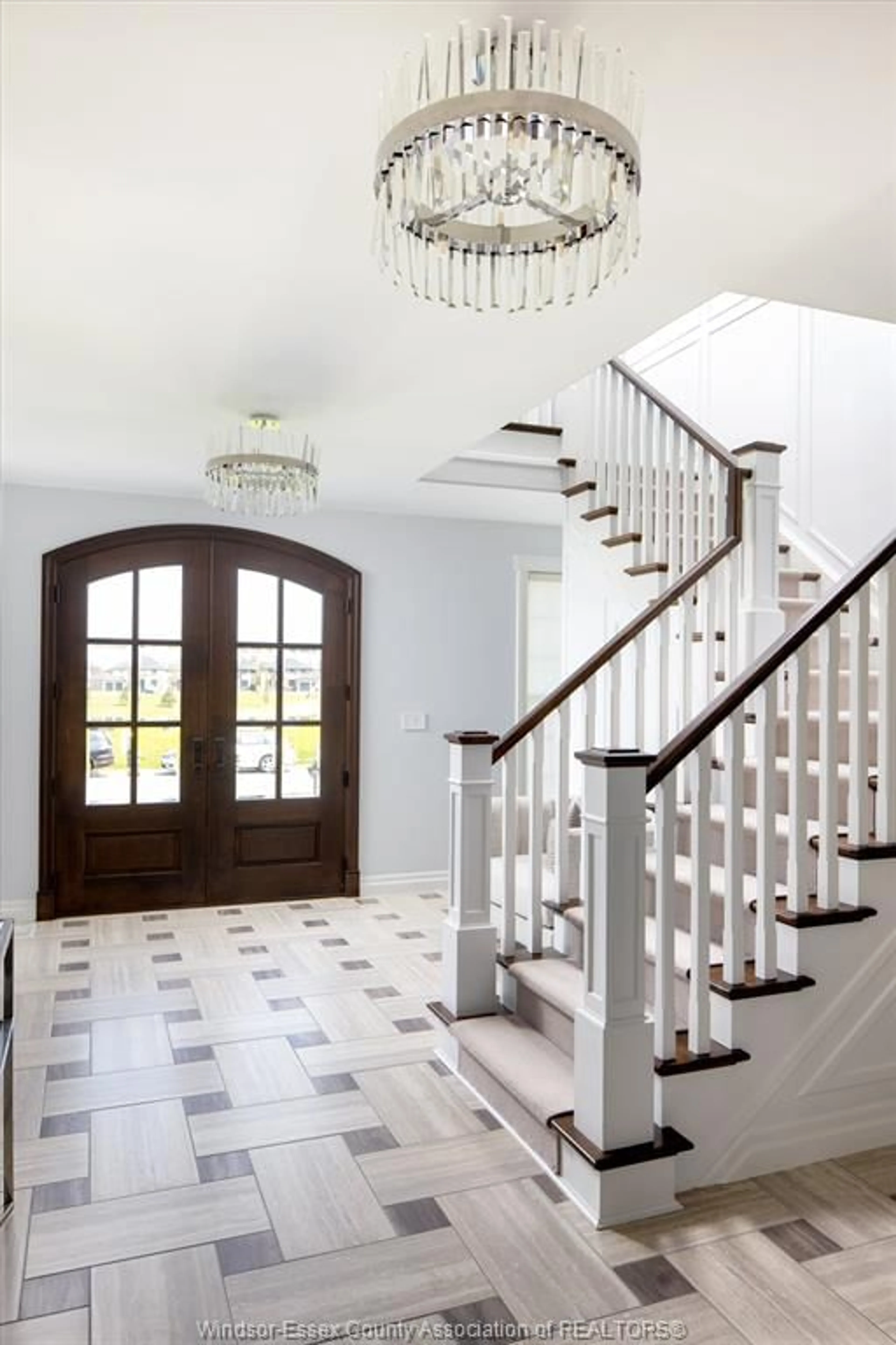 Indoor entryway for 11 HOUSTON Ave, Kingsville Ontario N9Y 0C7