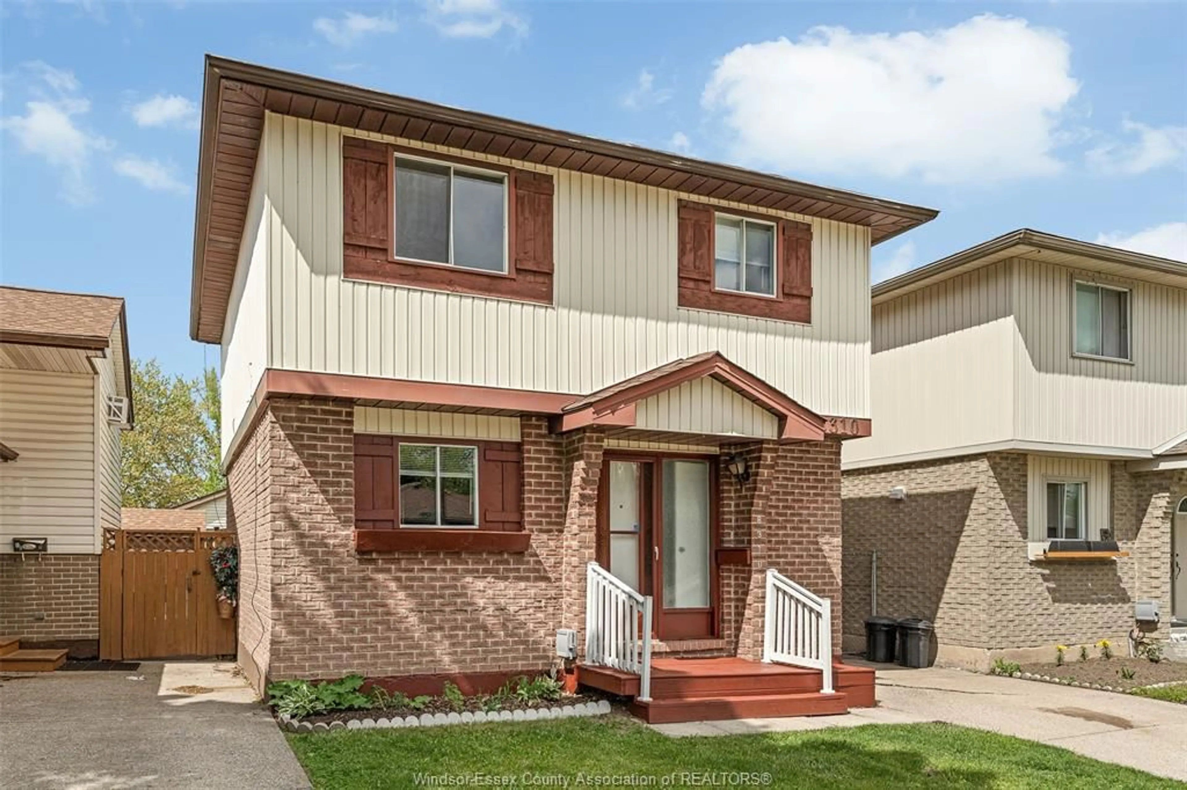 Home with brick exterior material, street for 8310 Gateside Pl, Windsor Ontario N8S 4N6