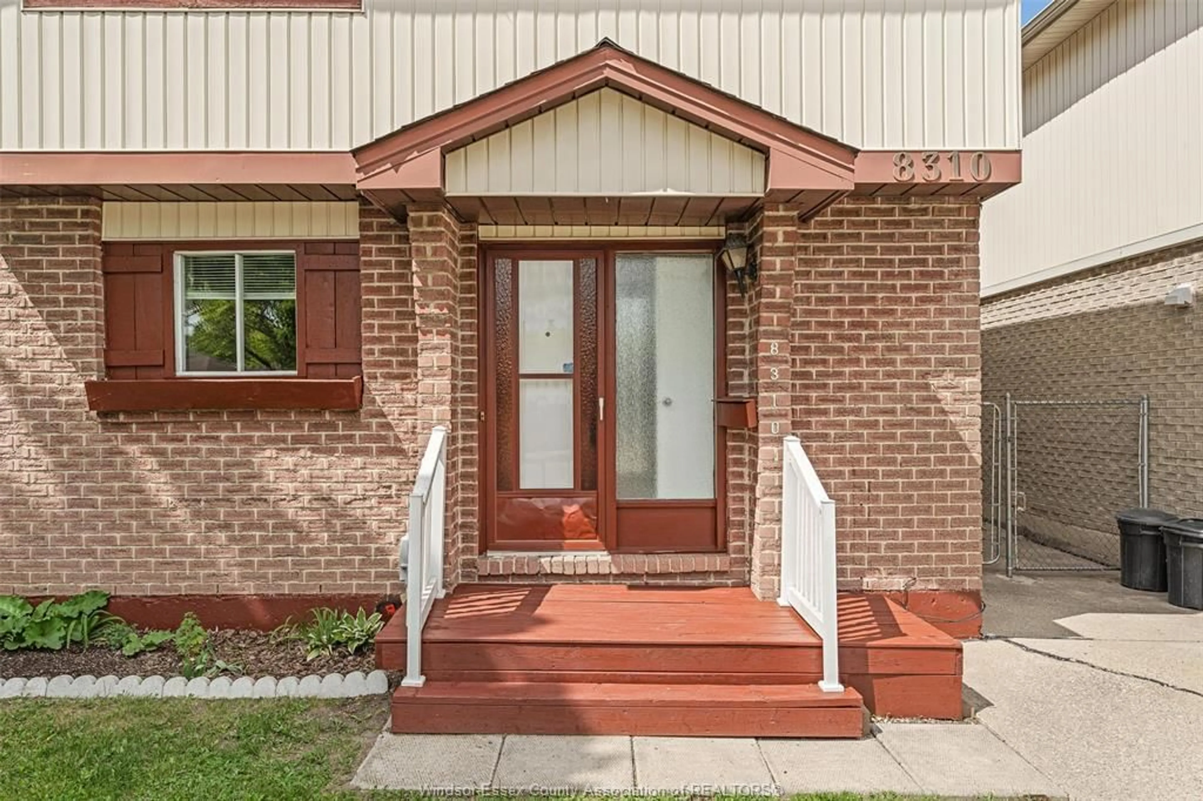 Home with brick exterior material, street for 8310 Gateside Pl, Windsor Ontario N8S 4N6