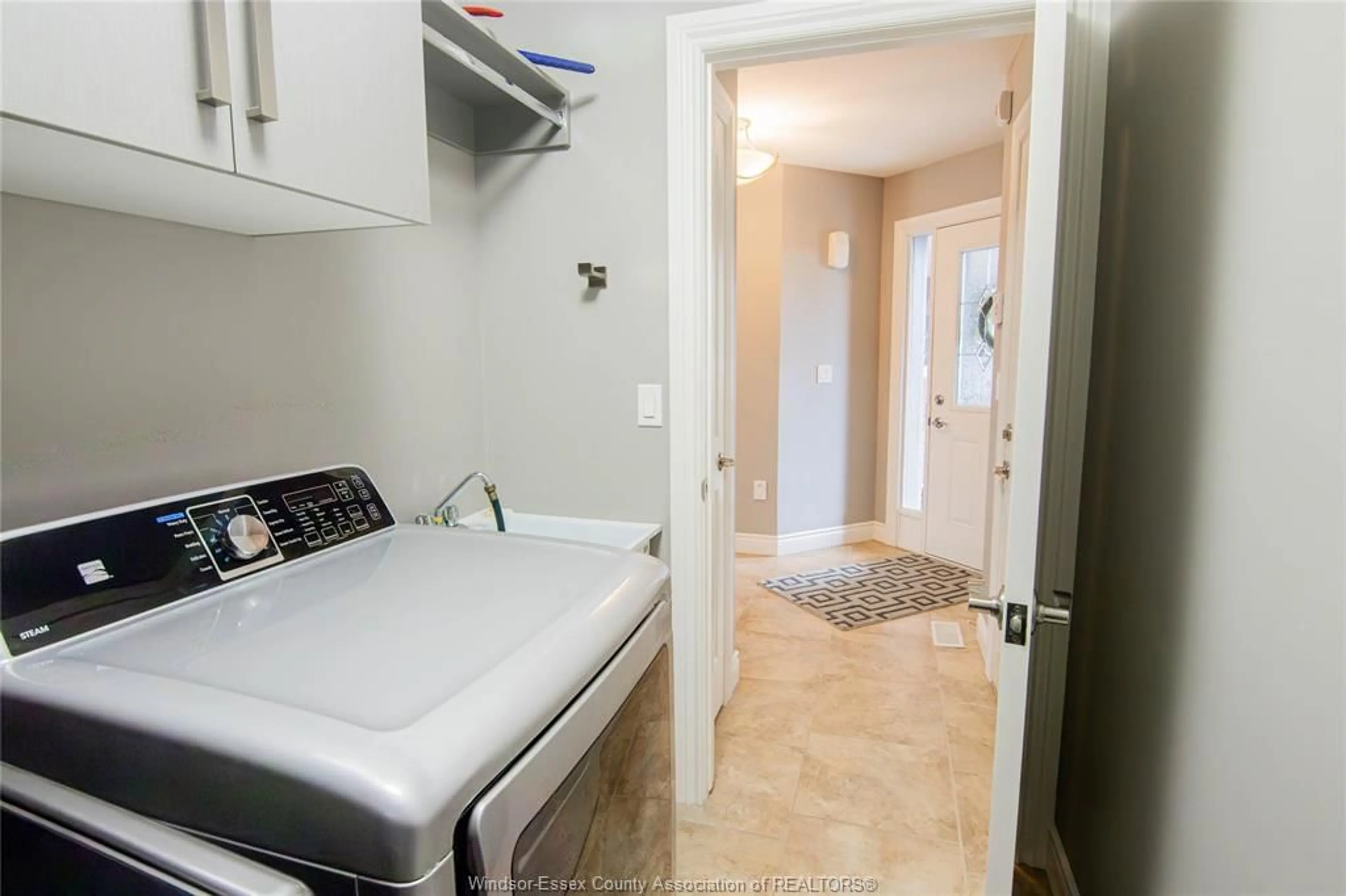 Laundry room for 2261 GATWICK Ave, Windsor Ontario N8P 0B6