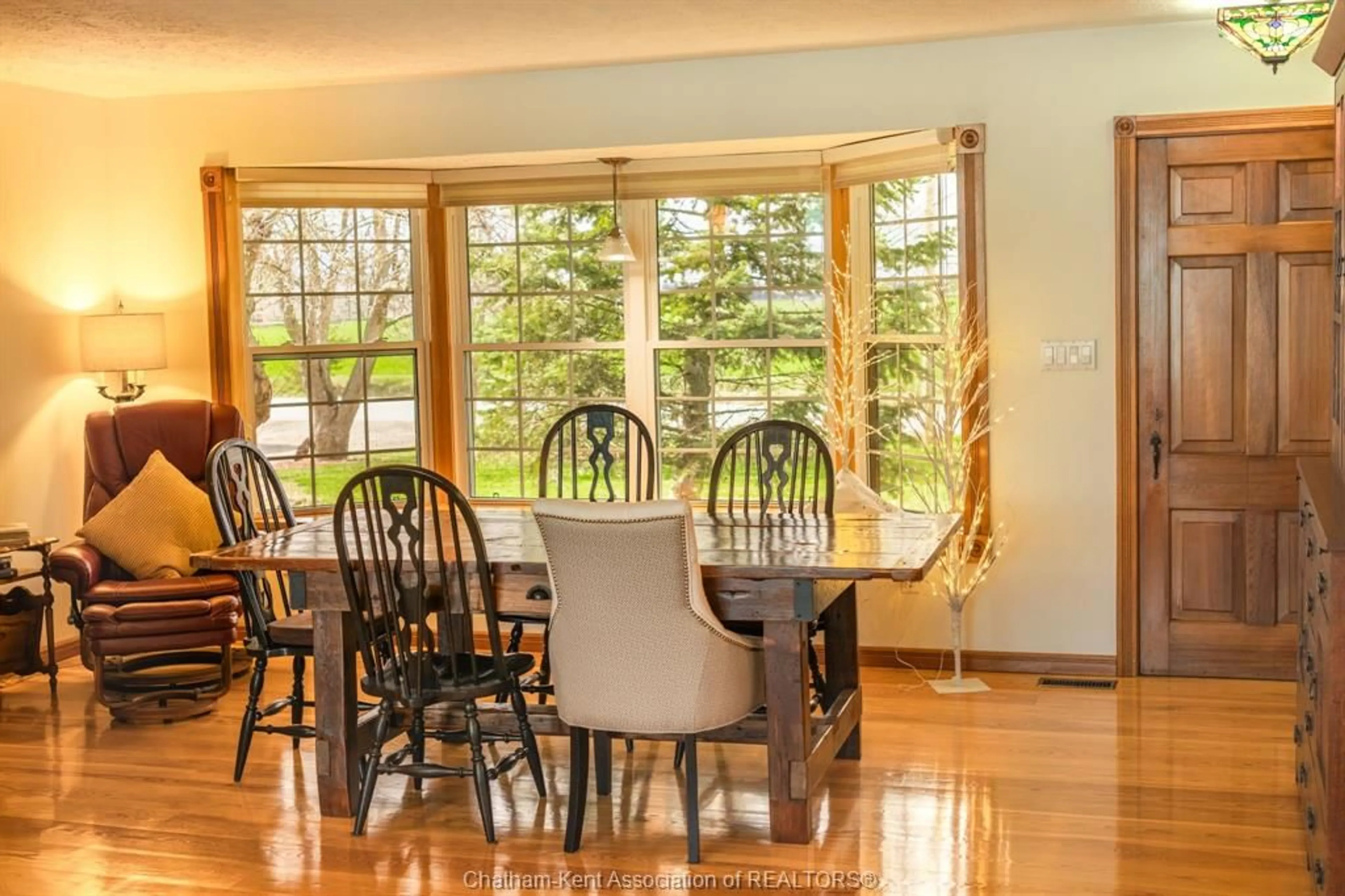 Dining room, wood/laminate floor for 9254 Maynard Line, Harwich Township Ontario N7M 5J3