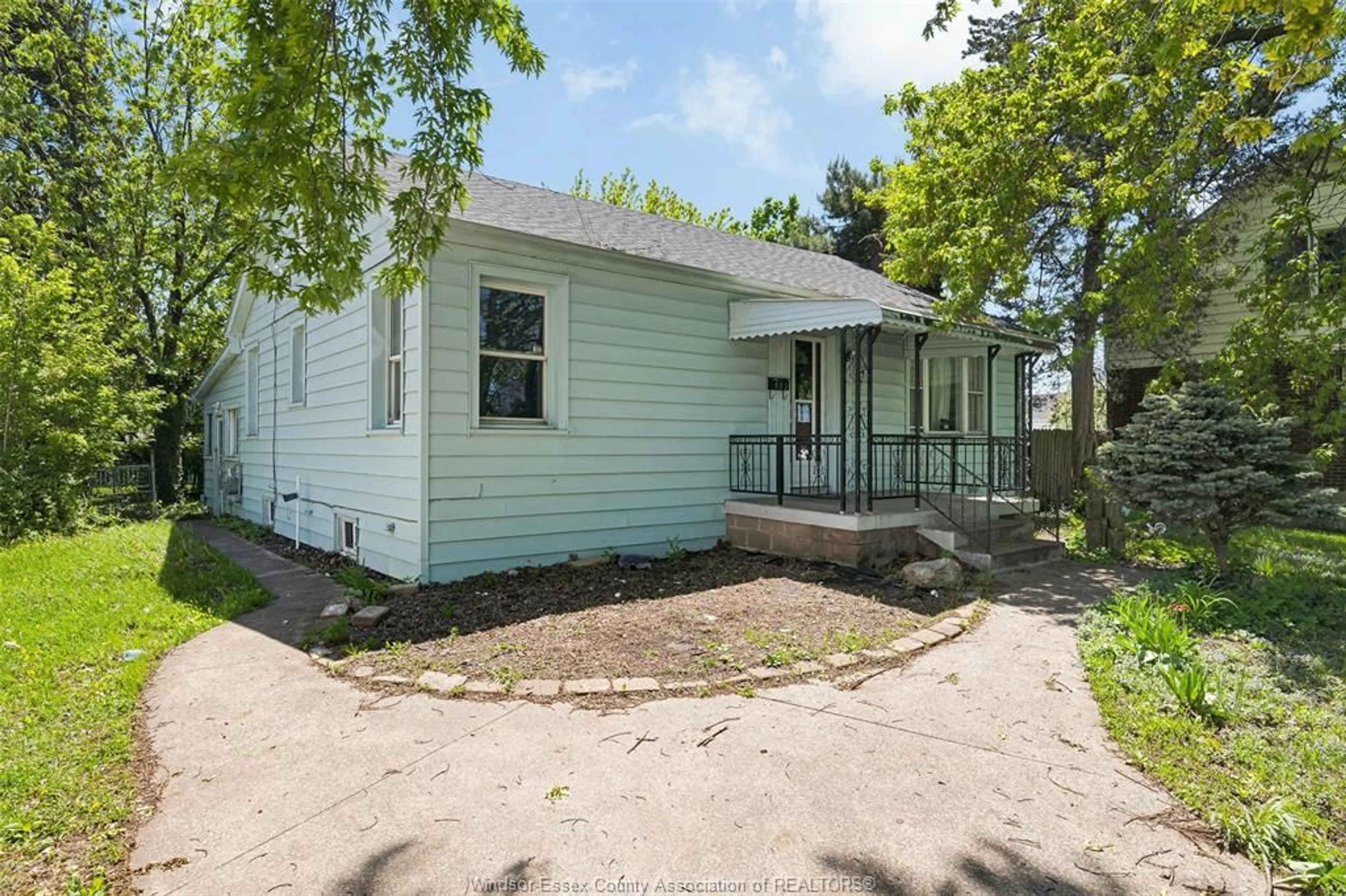 Unknown for 559 VANIER, Windsor Ontario N8X 3E2