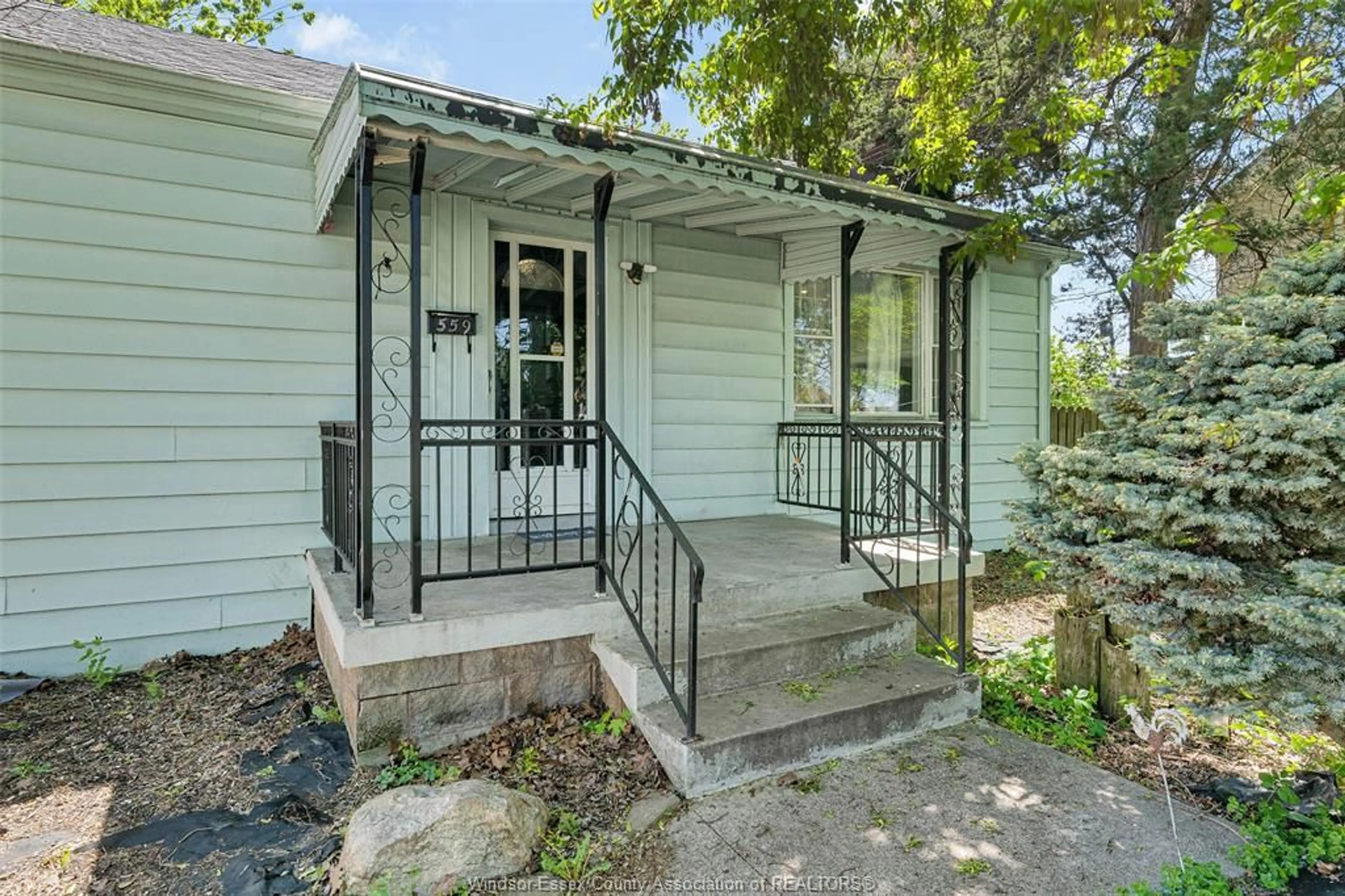 Unknown for 559 VANIER, Windsor Ontario N8X 3E2