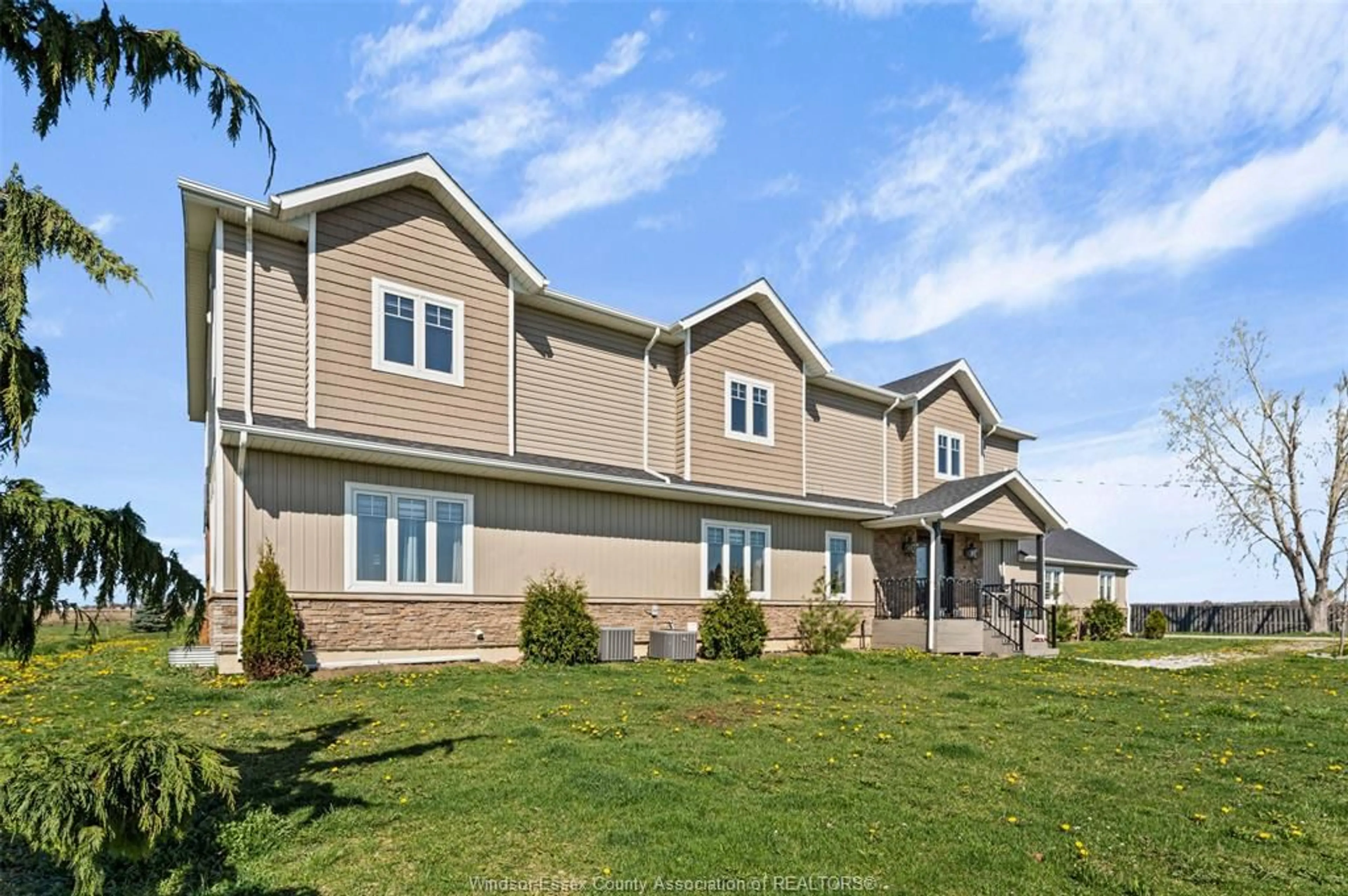 Home with vinyl exterior material, unknown for 9900 WALKER, Amherstburg Ontario N0R 1J0
