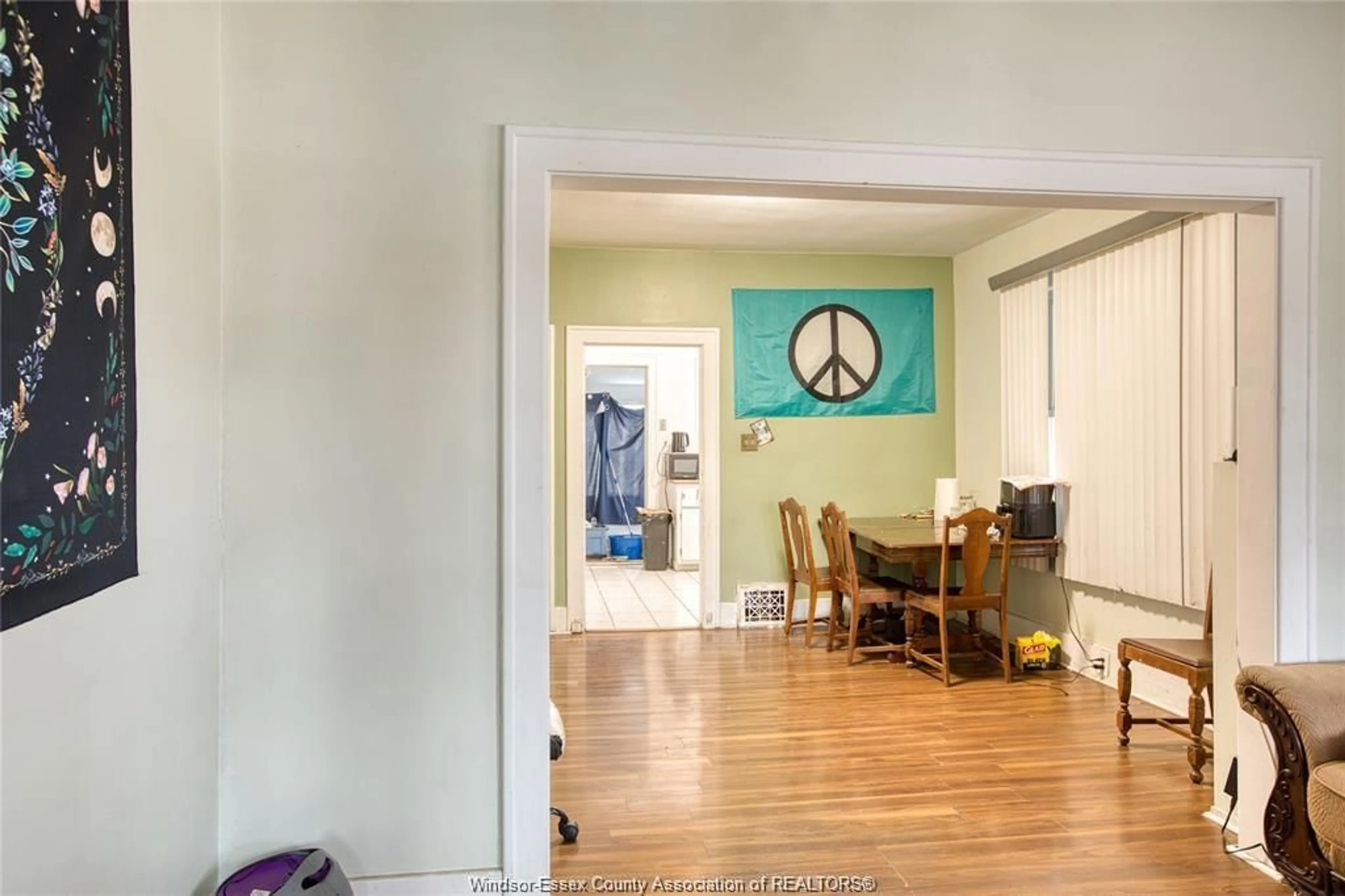 Indoor entryway for 1467 YORK Street, Windsor Ontario N8X 1W2