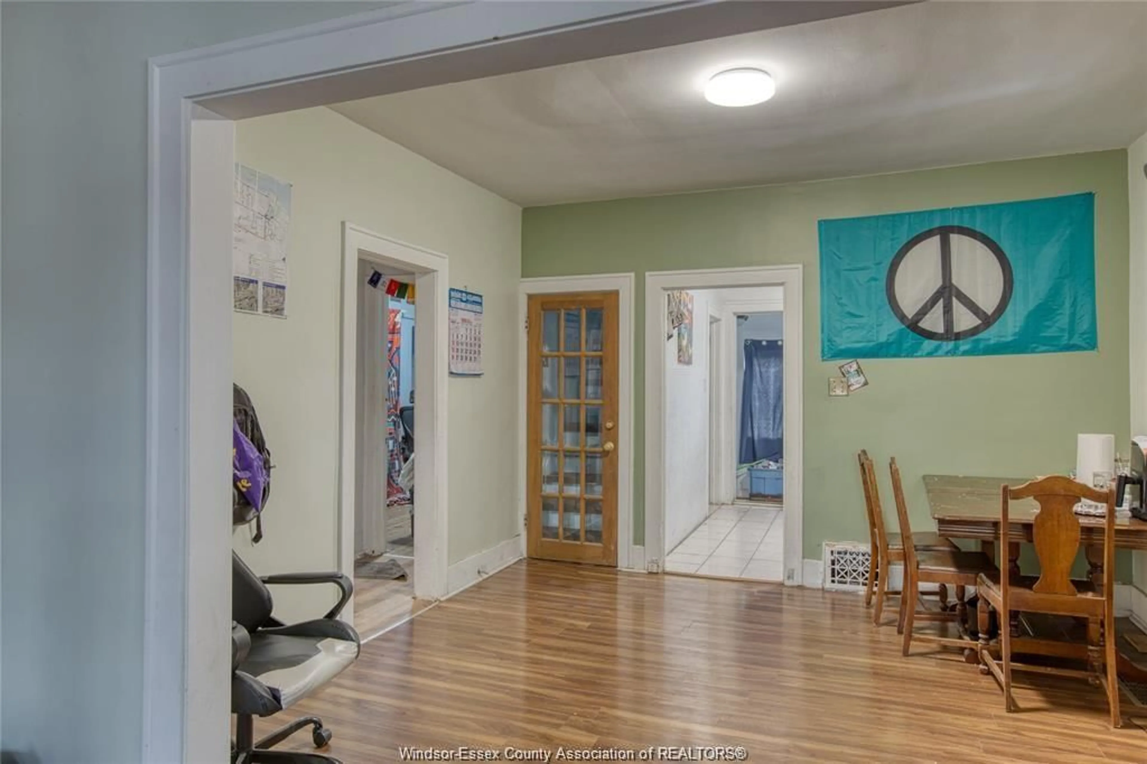 Indoor foyer for 1467 YORK Street, Windsor Ontario N8X 1W2