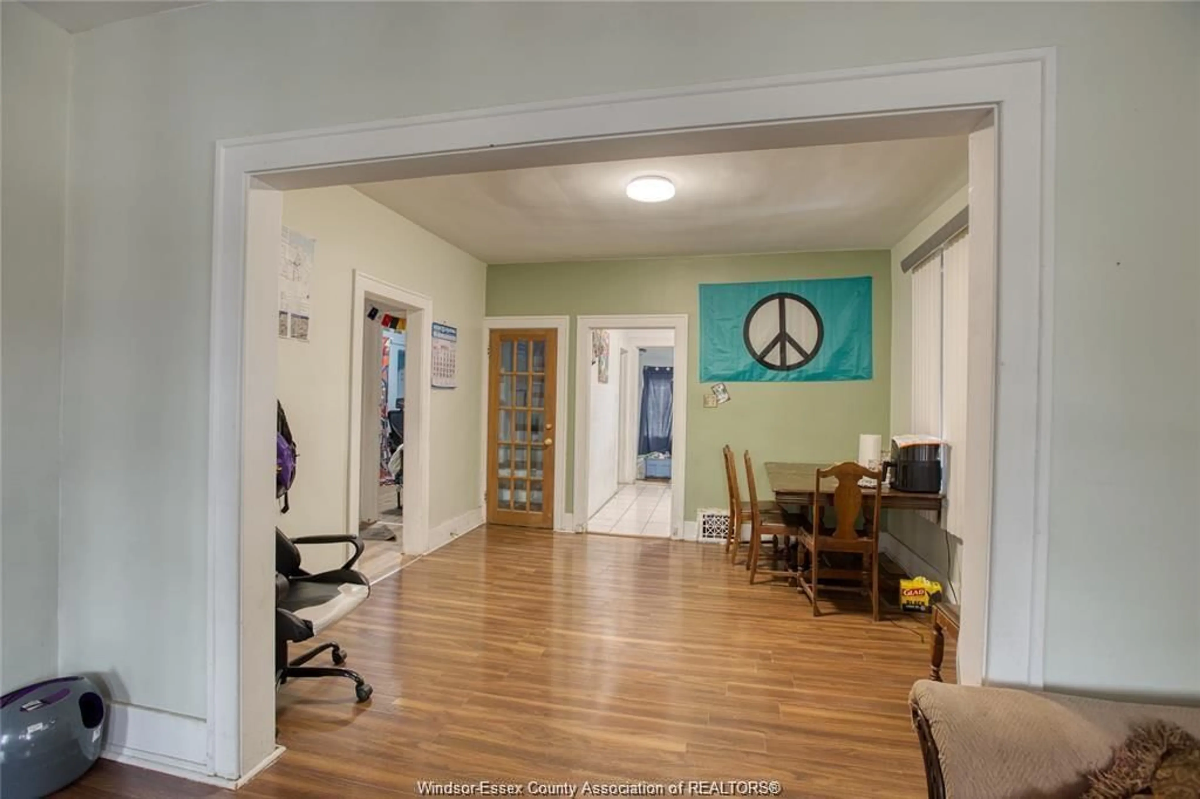 Indoor entryway for 1467 YORK Street, Windsor Ontario N8X 1W2
