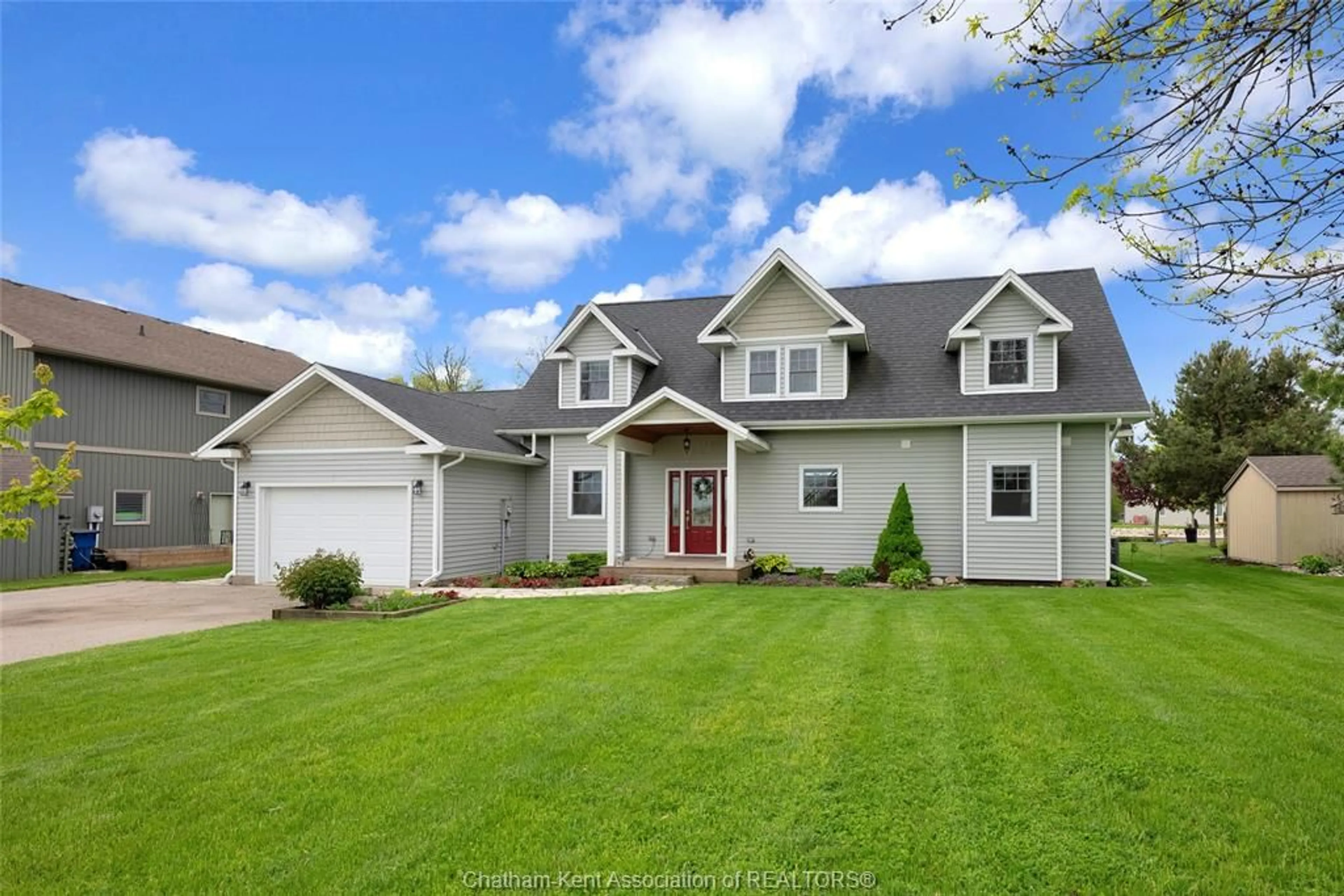 Home with vinyl exterior material, unknown for 18334 MARINE PARK Dr, Morpeth Ontario N0P 1X0